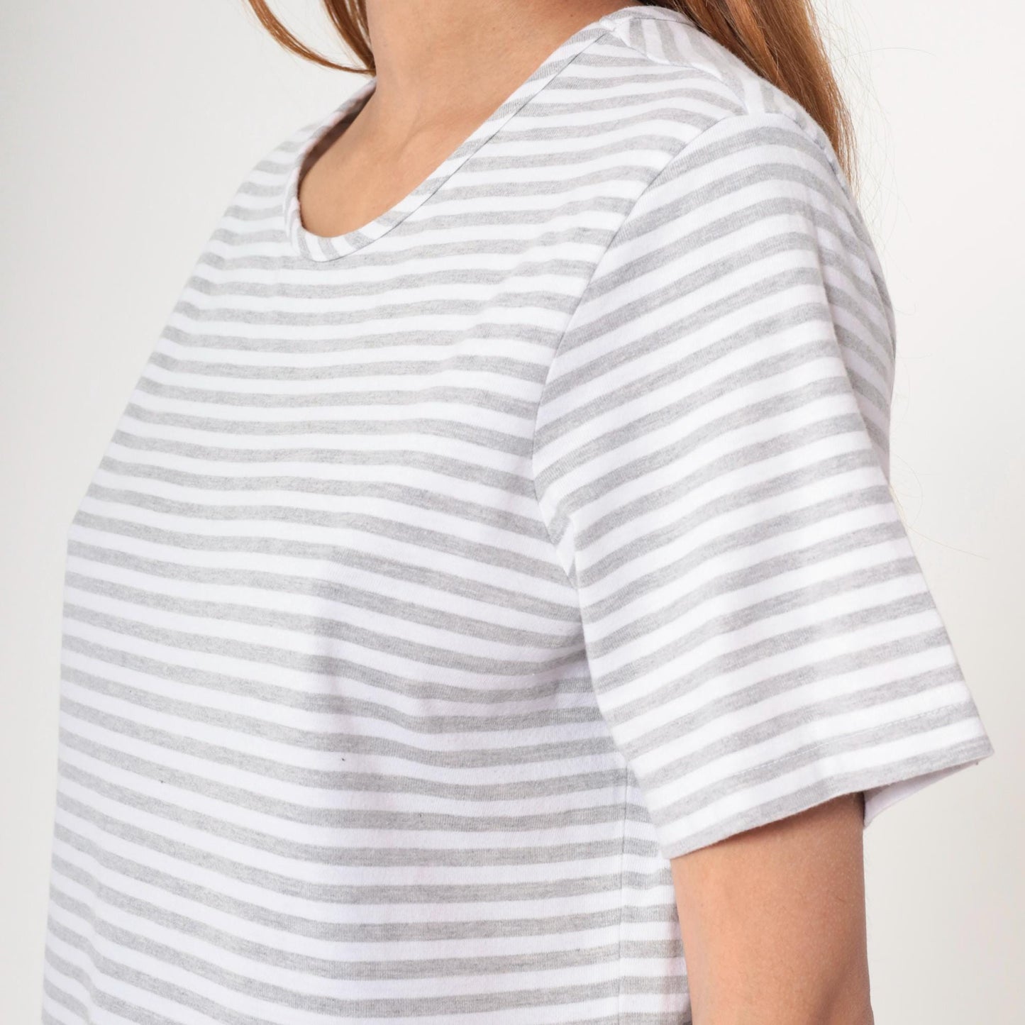 90s Grey & White Striped T-Shirt Cotton Blend Crewneck Large