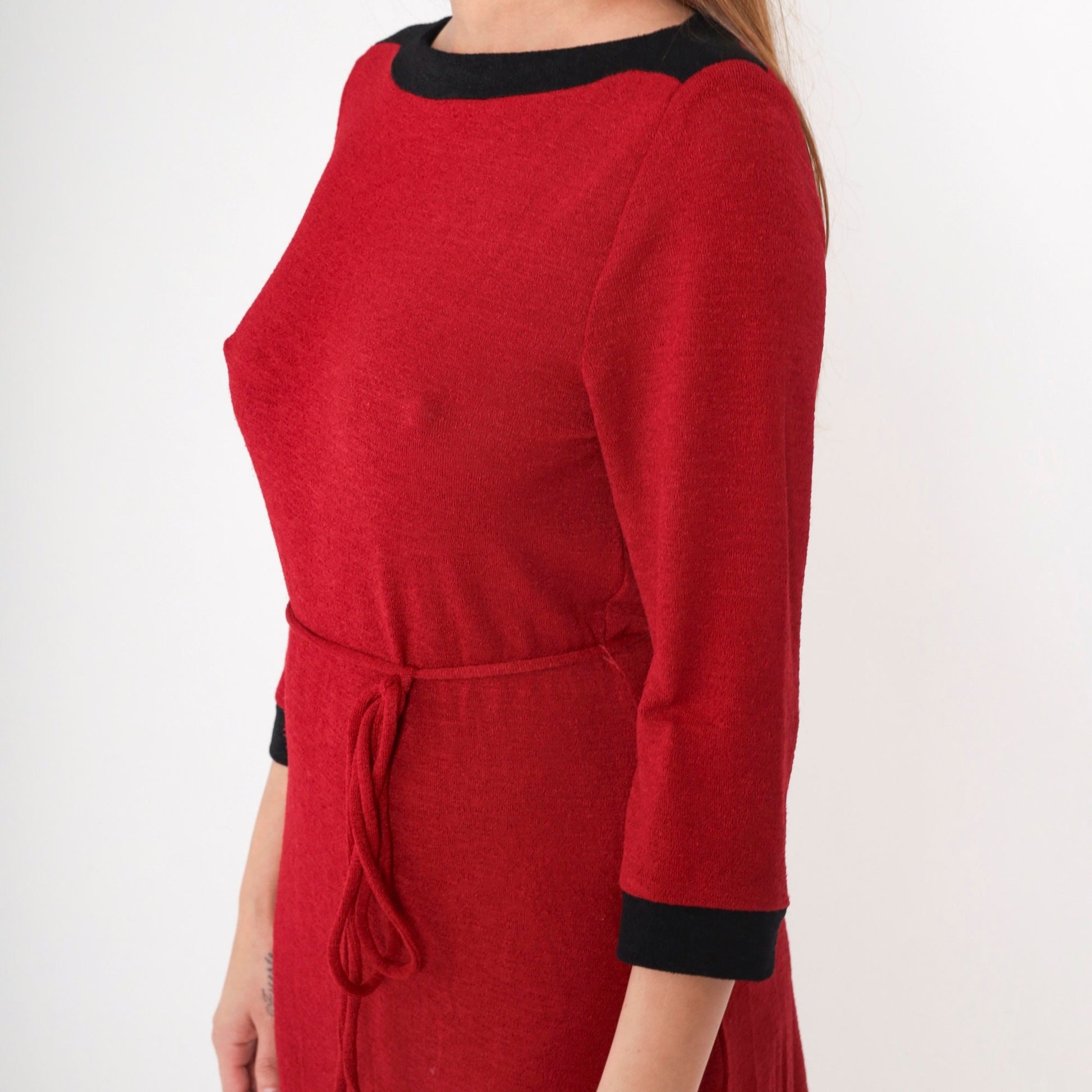 90s Red Shift Dress Boat Neck Black Trim Tie Belt Three-Quarter Sleeve Small Medium