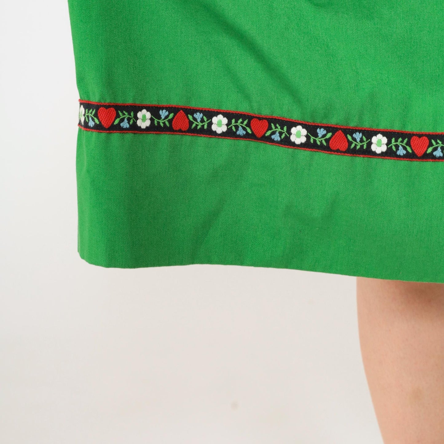 70s Dirndl Dress Green Floral Lace-Up High Waist Midi Sleeveless Medium