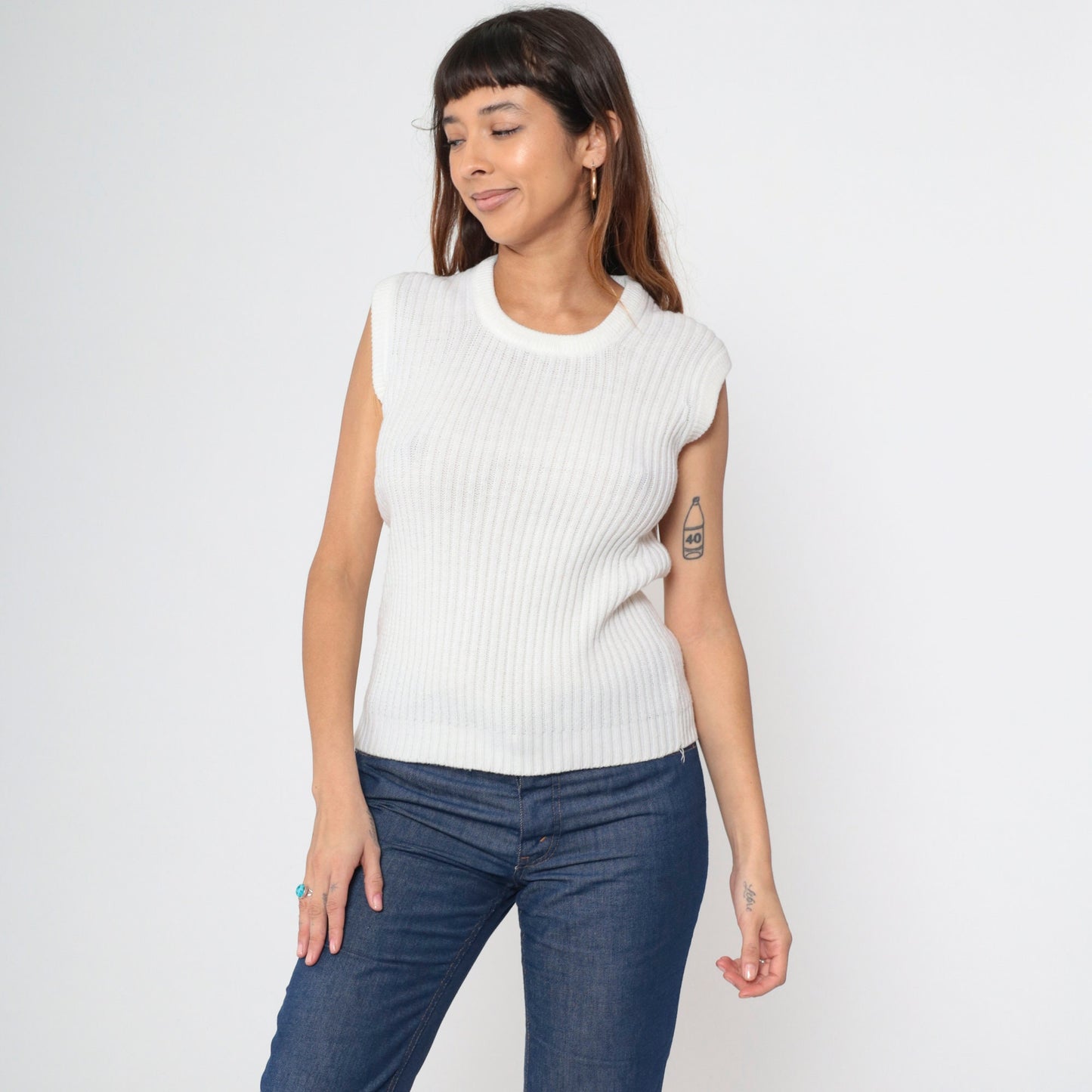 70s White Ribbed Knit Sweater Vest Pullover Scoop Neck Medium