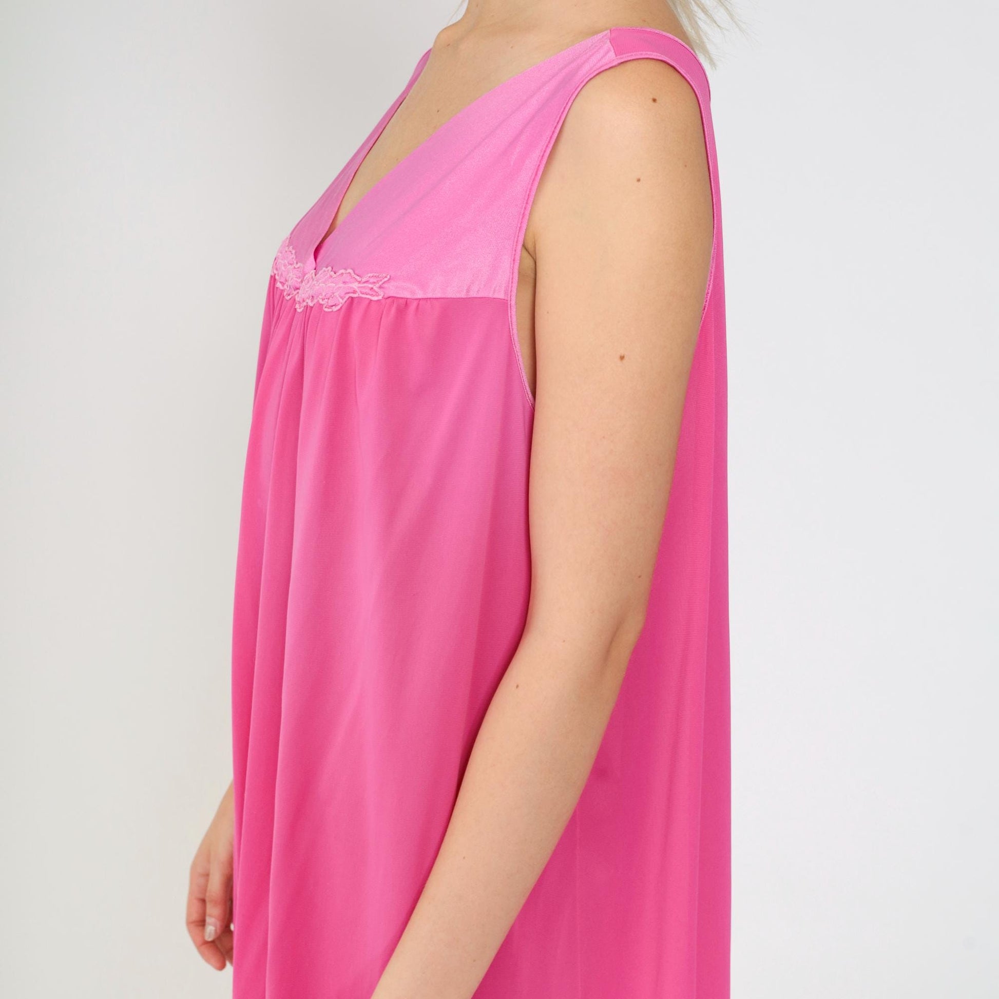 80s Hot Pink Floral Embroidered Nightgown Knee-Length Shift V-Neck Large L