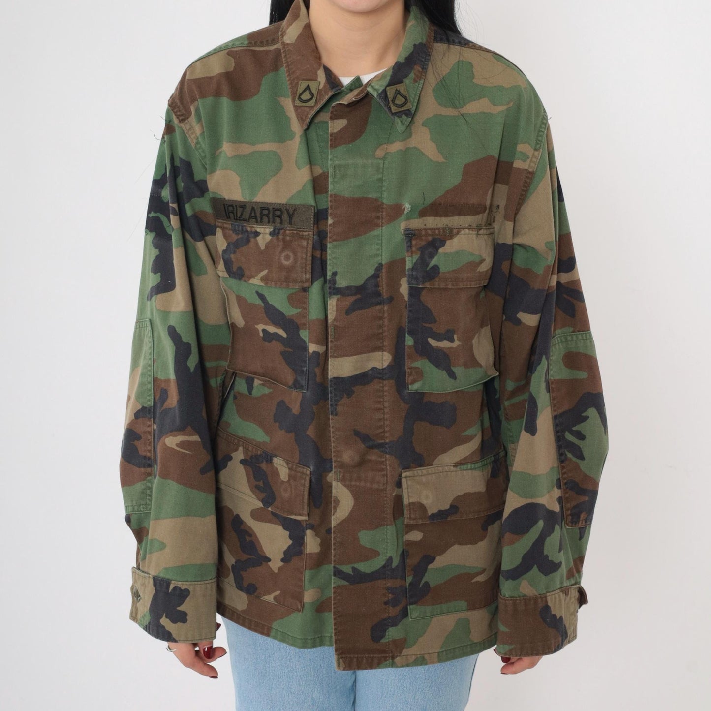 90s U.S. Army Woodland Camo Field Jacket Airborne Patches Medium Short