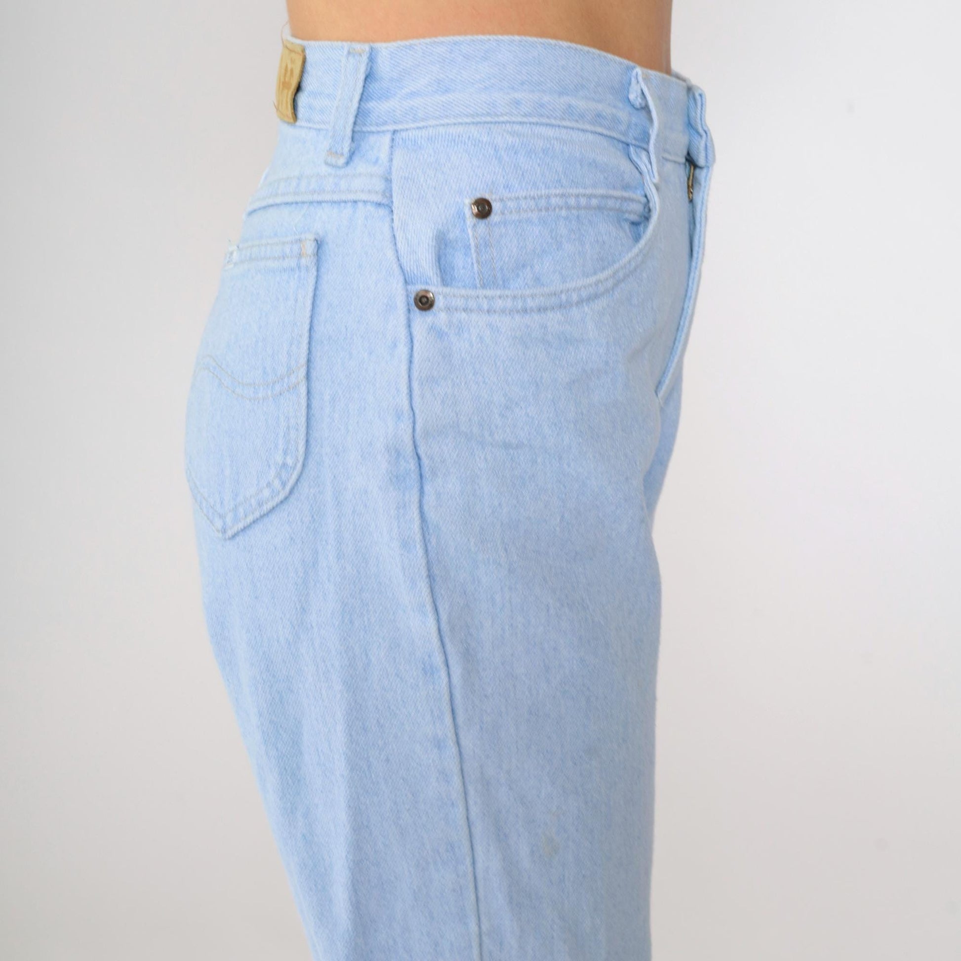 90s Lee High-Waist Tapered Jeans Light Wash Denim Medium