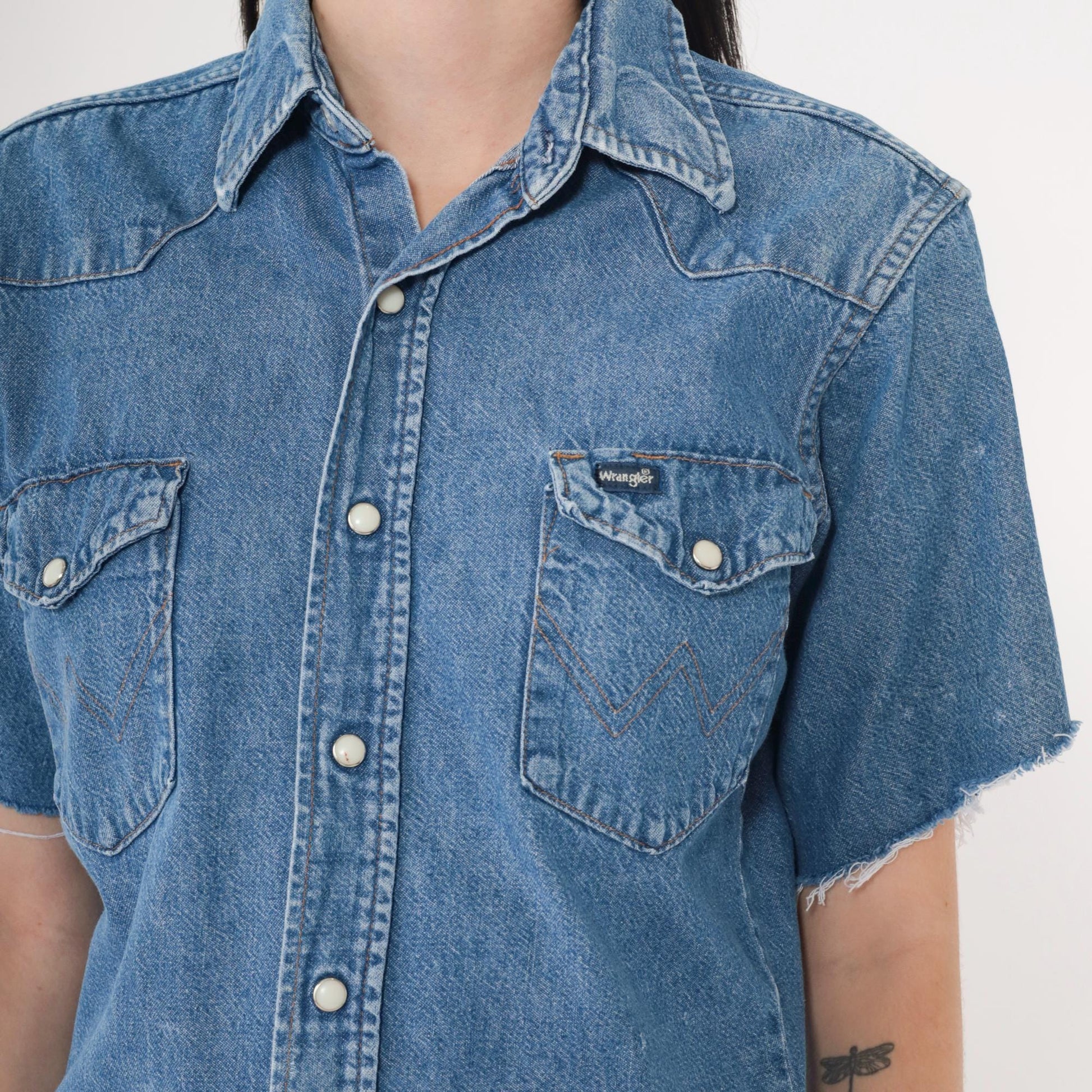 90s Wrangler Blue Denim Western Shirt Pearl Snap Cutoff Sleeves Small