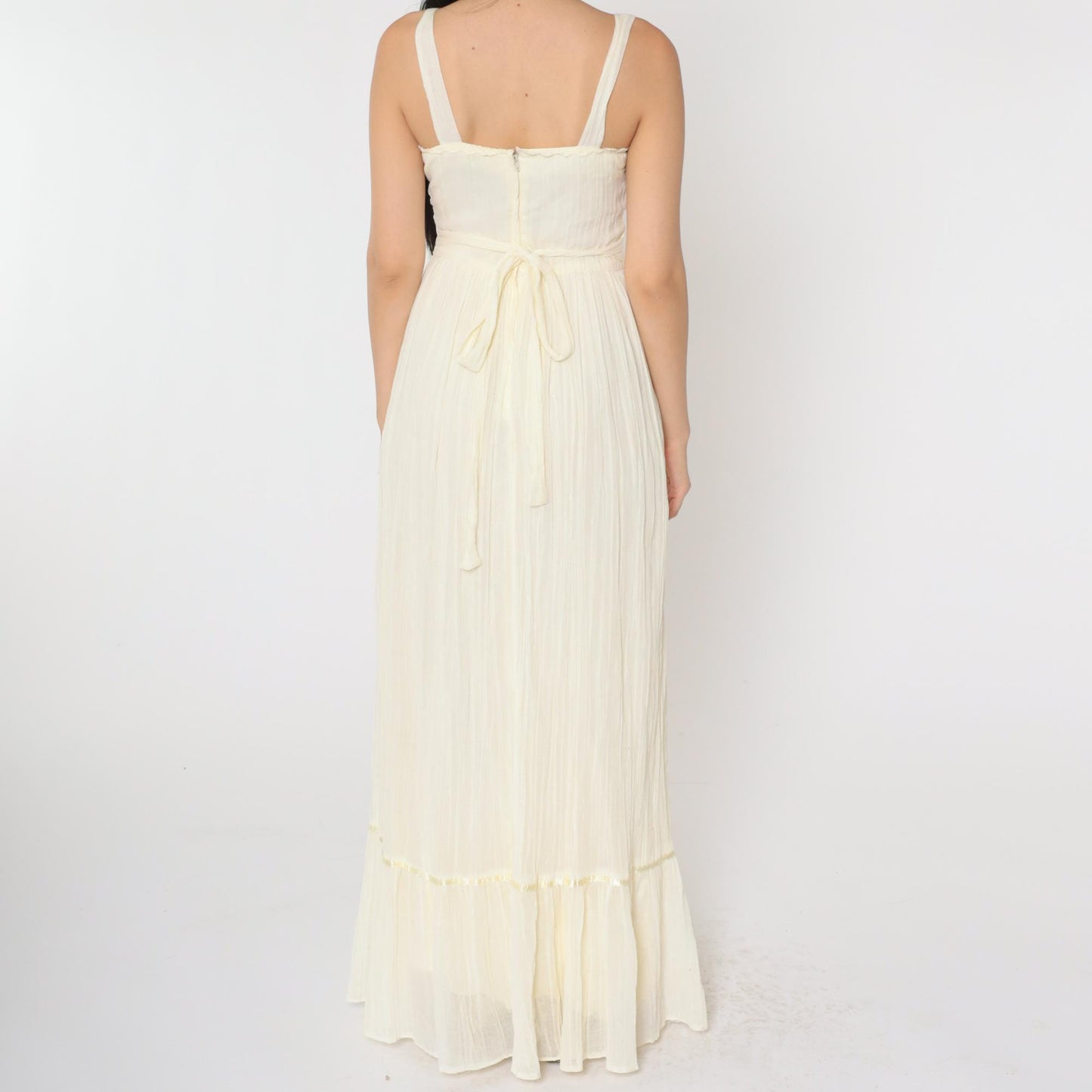 70s Cream Tiered Maxi Dress Sweetheart Neckline Lace Trim Small