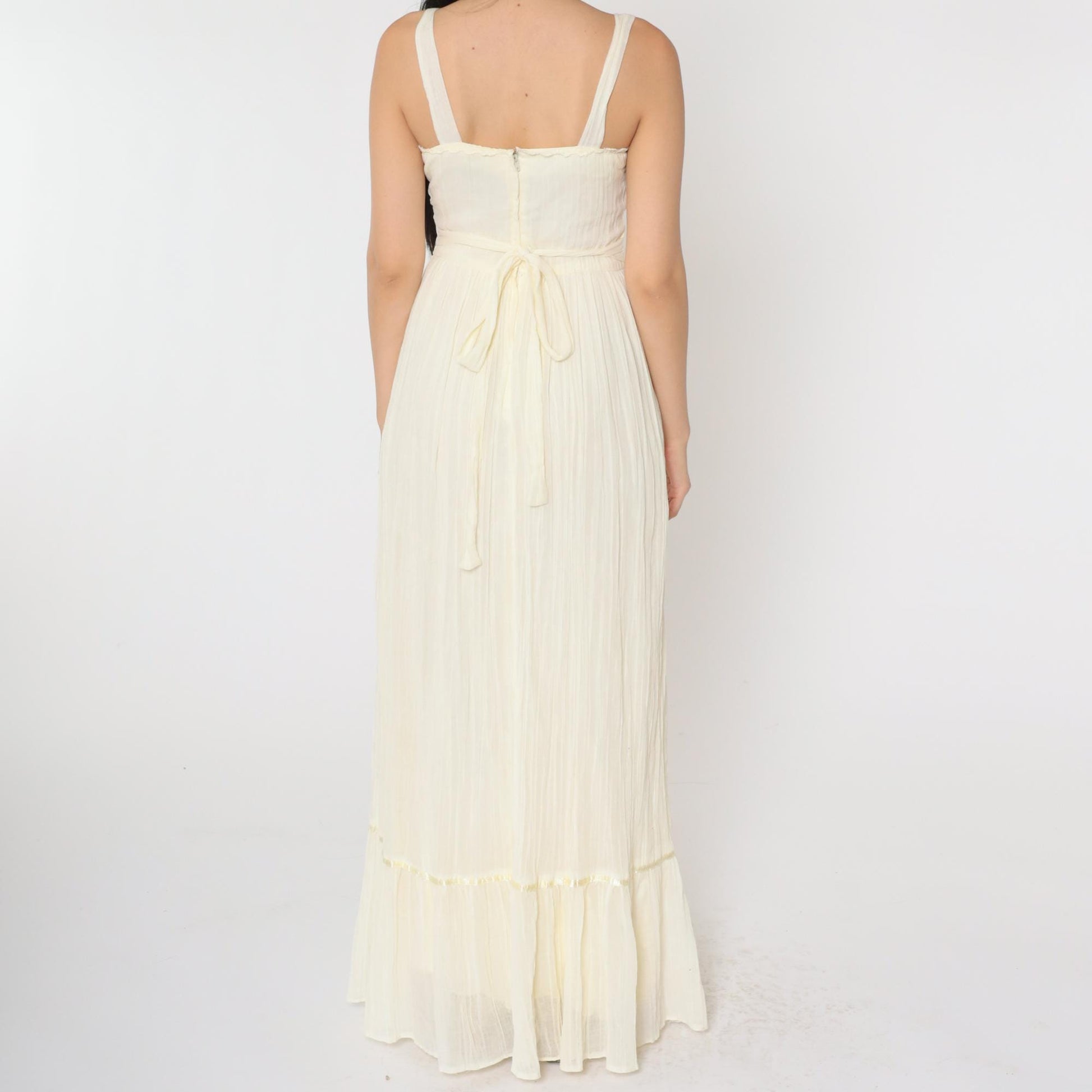 70s Cream Tiered Maxi Dress Sweetheart Neckline Lace Trim Small