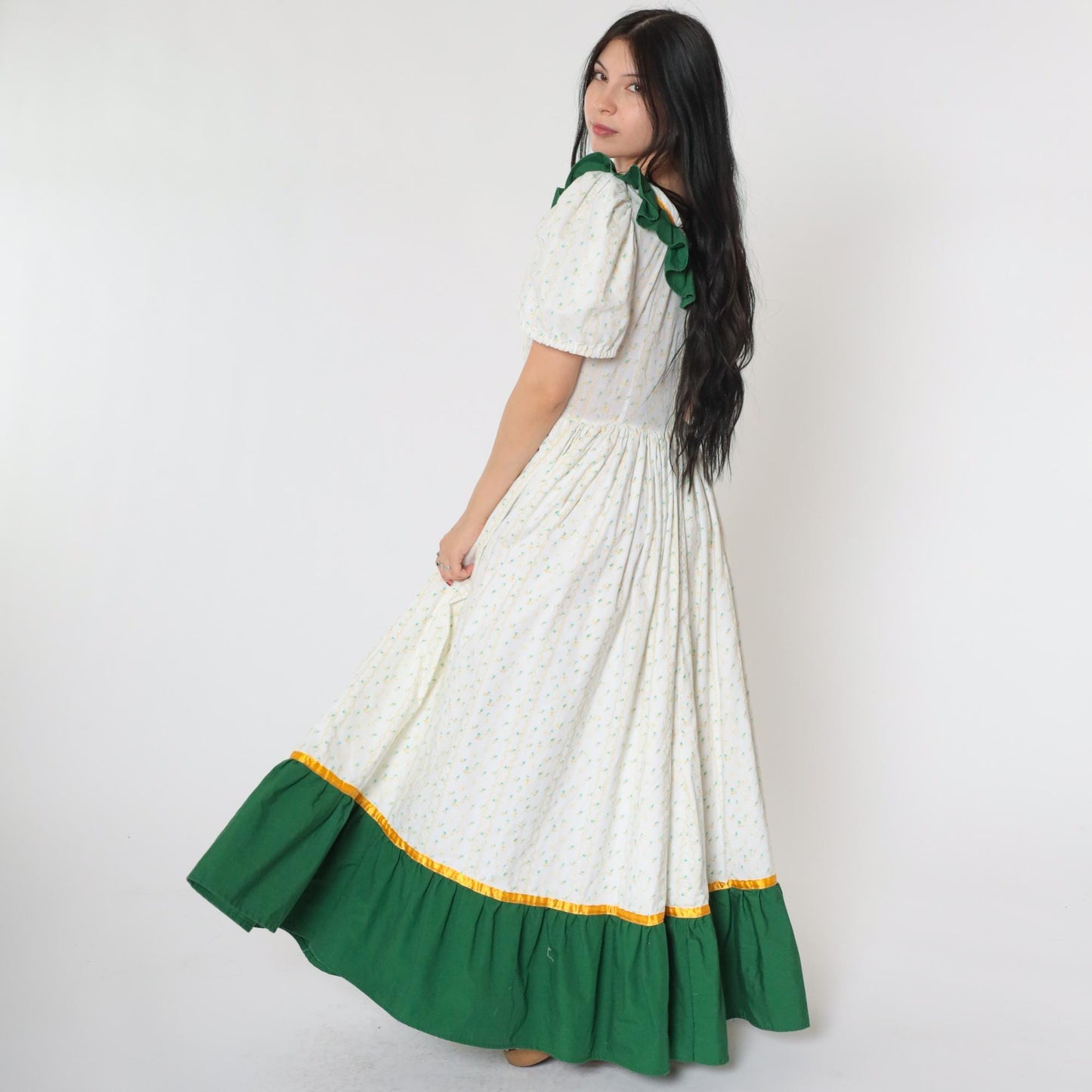 70s White Calico Floral Maxi Dress Puff Sleeve Green Ruffles High Waist Medium