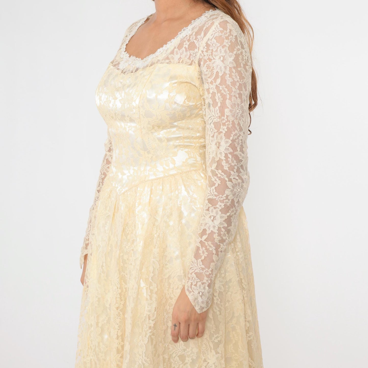 1950s Ivory Lace Wedding Dress Button Back Scalloped Neckline Maxi Medium 8