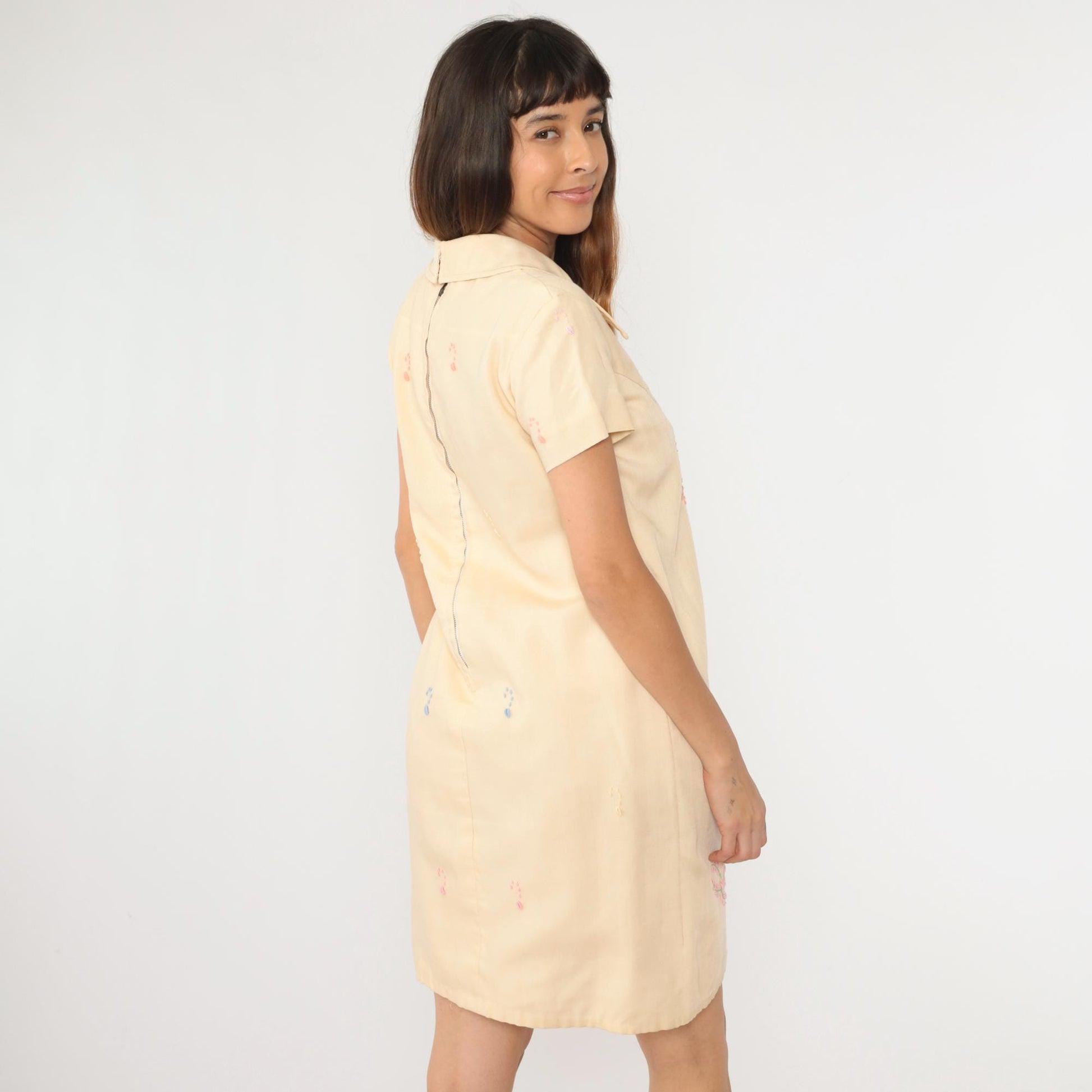 60s Embroidered Floral Shift Dress Cream Pointed Collar Mini Small S