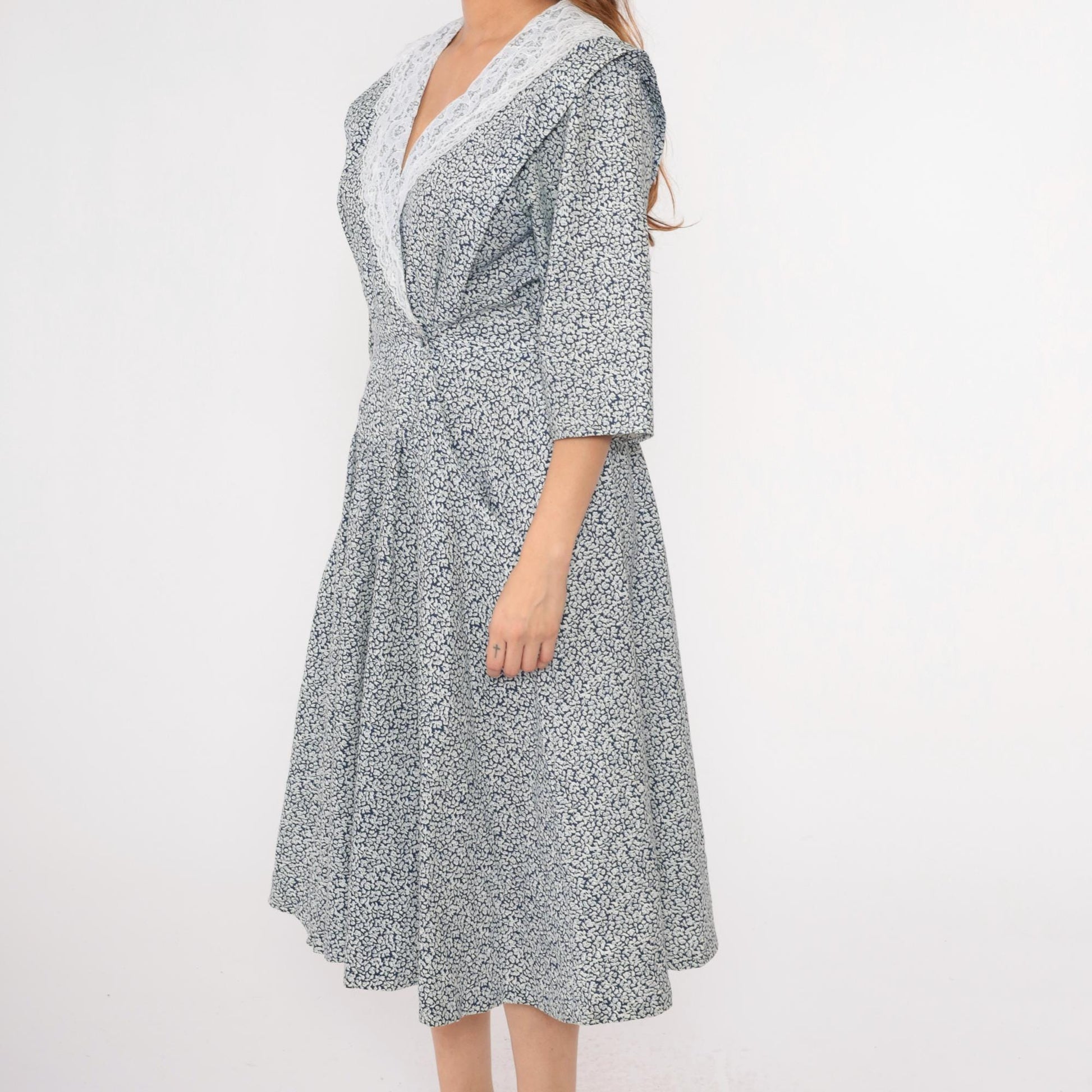 80s Blue Floral Midi Dress White Lace Collar Faux Wrap 3/4 Sleeve Medium