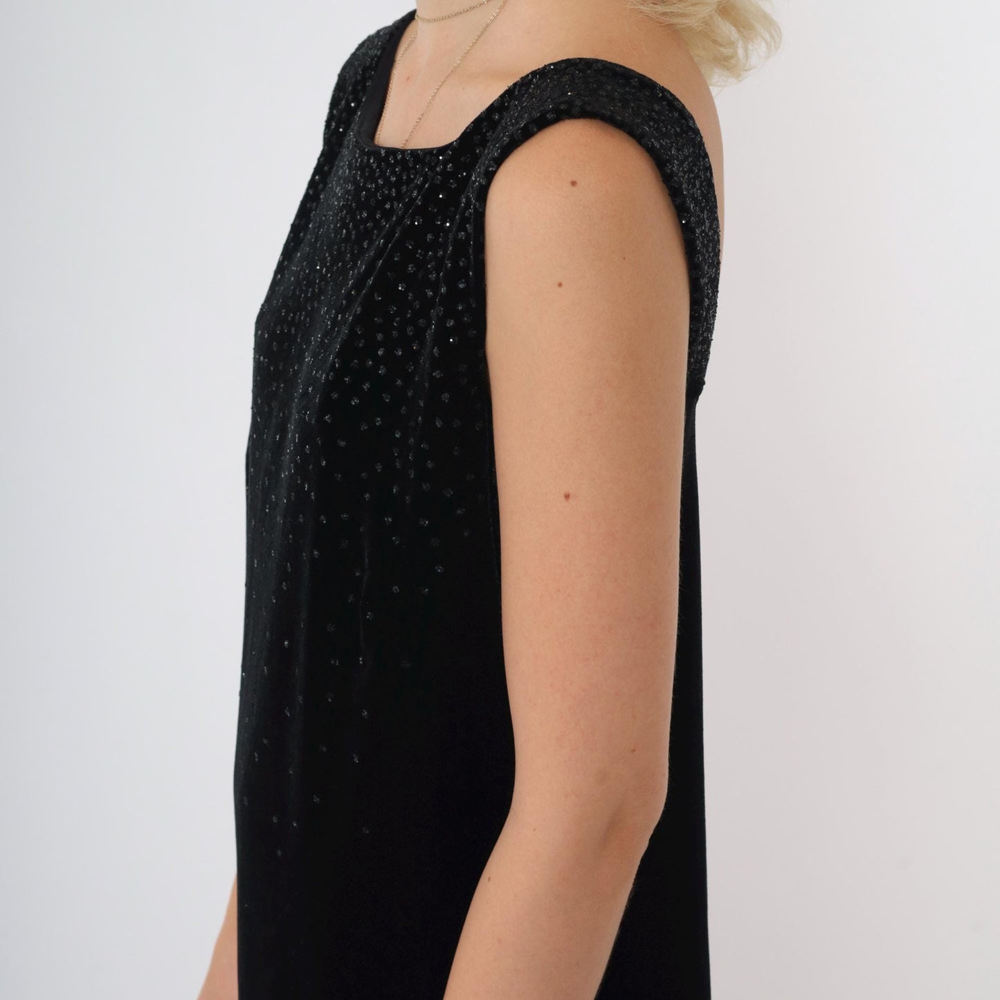 90s Robbie Bee Black Velvet Shift Dress Glitter Open Back Knee Length Large