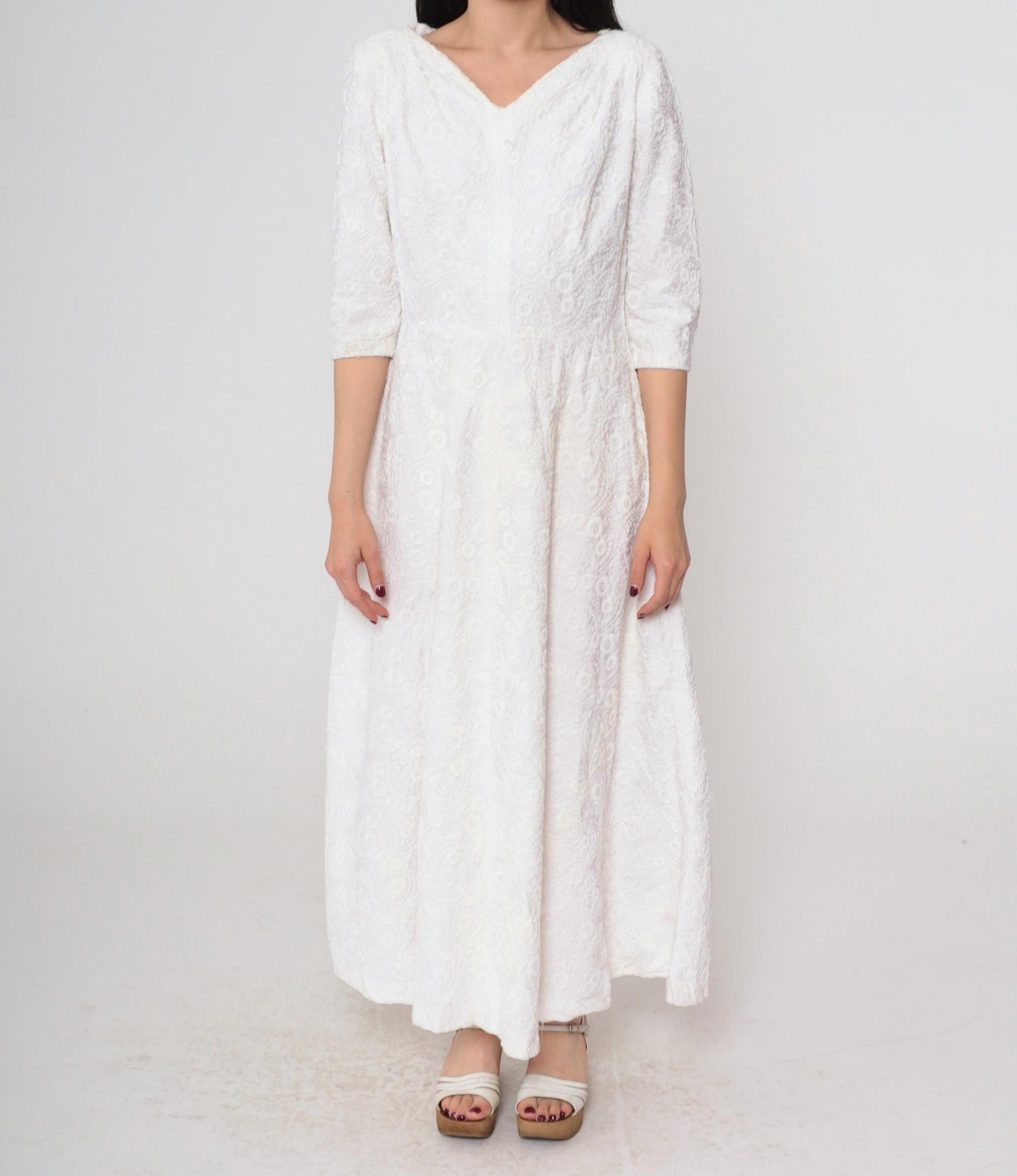 1940s White Floral Embroidered Dress V-Neck 3/4 Sleeve Midi Medium M