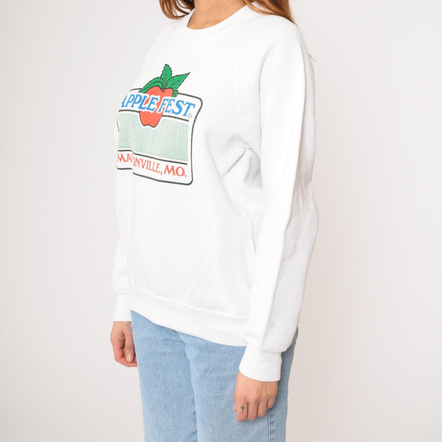 90s Apple Fest Marionville Missouri Graphic Sweatshirt White Raglan Small