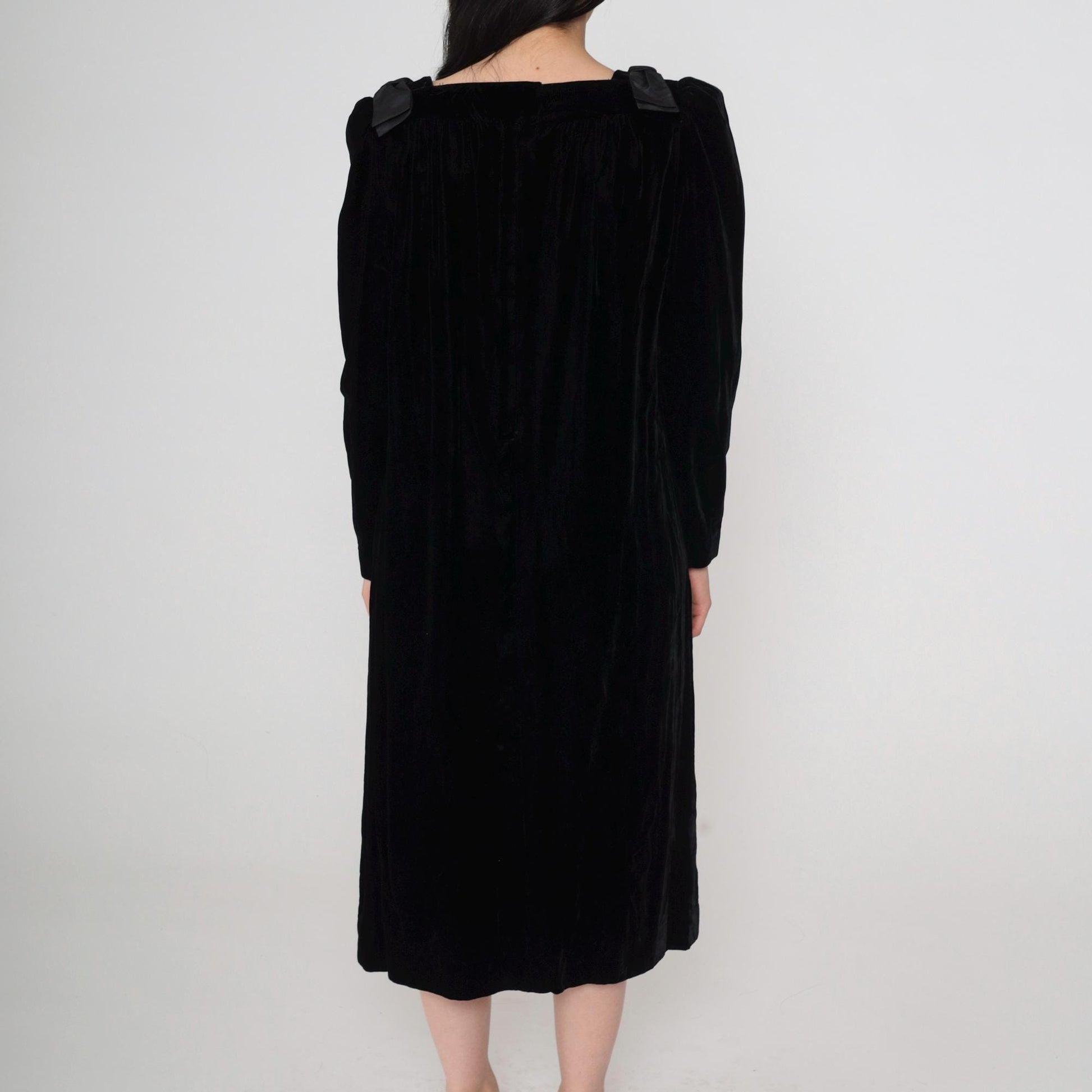80s Victor Costa Black Velvet Midi Dress Bow Shoulders Long Sleeve Medium