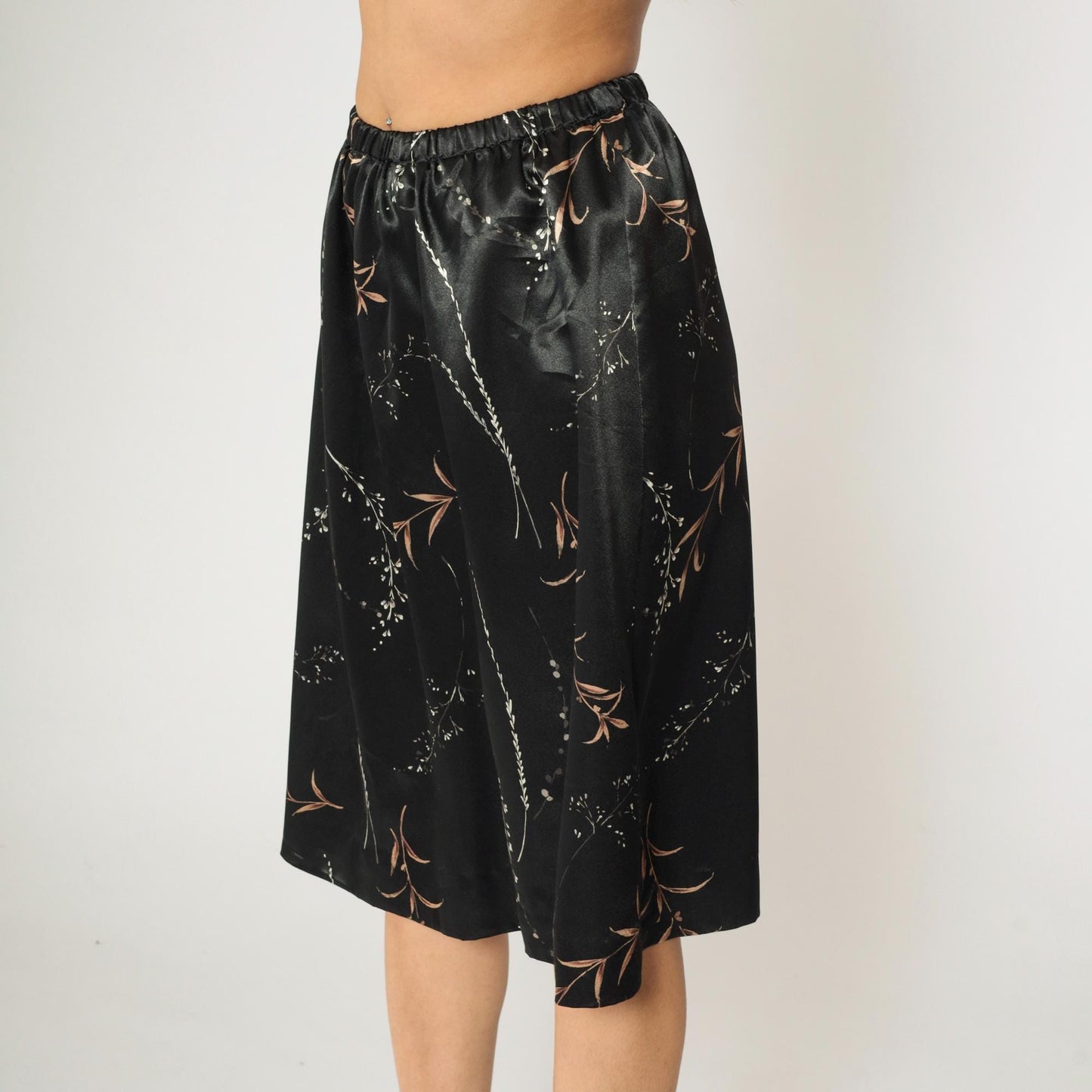 90s Black Satin Midi Skirt Floral Print High Waist Elastic Small