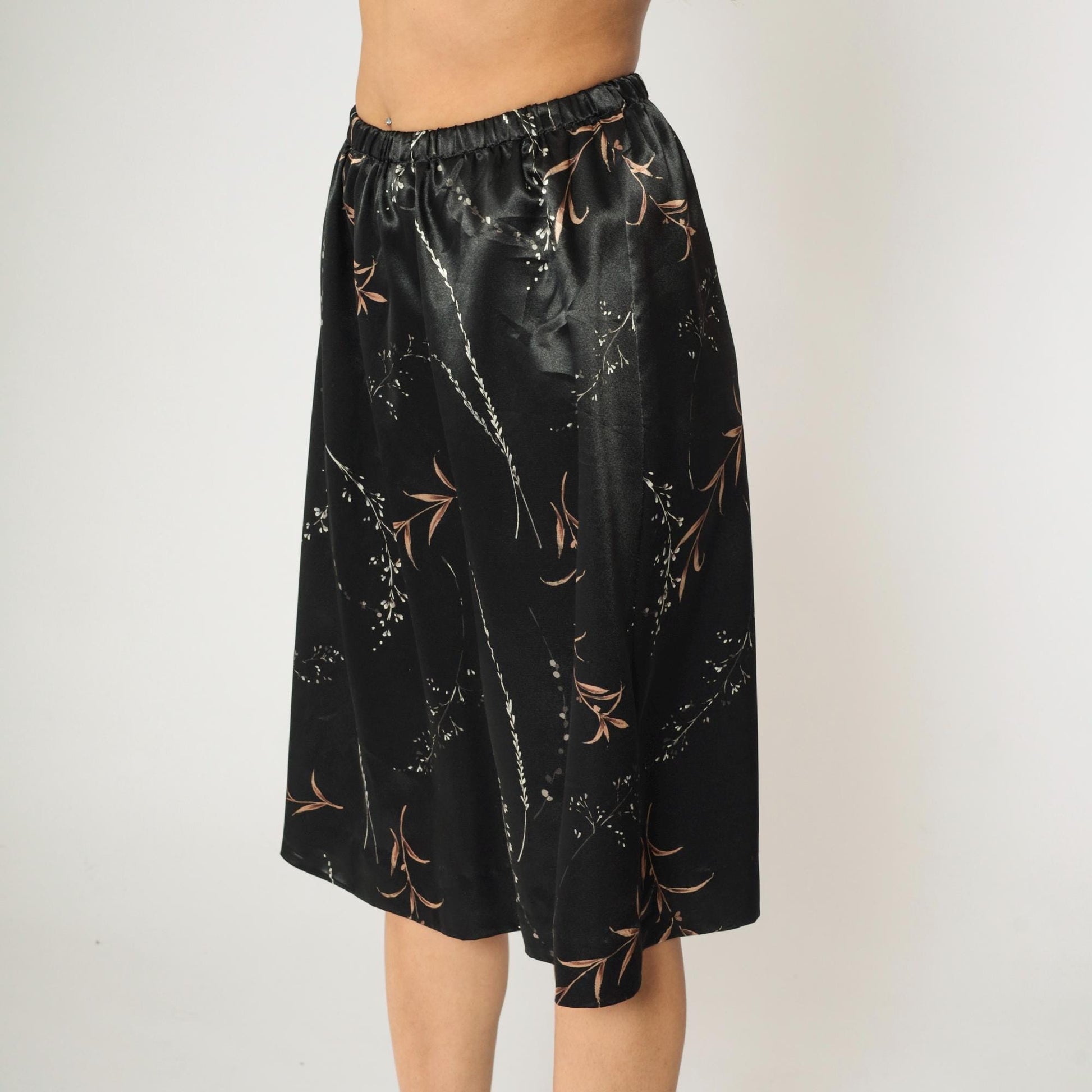 90s Black Satin Midi Skirt Floral Print High Waist Elastic Small
