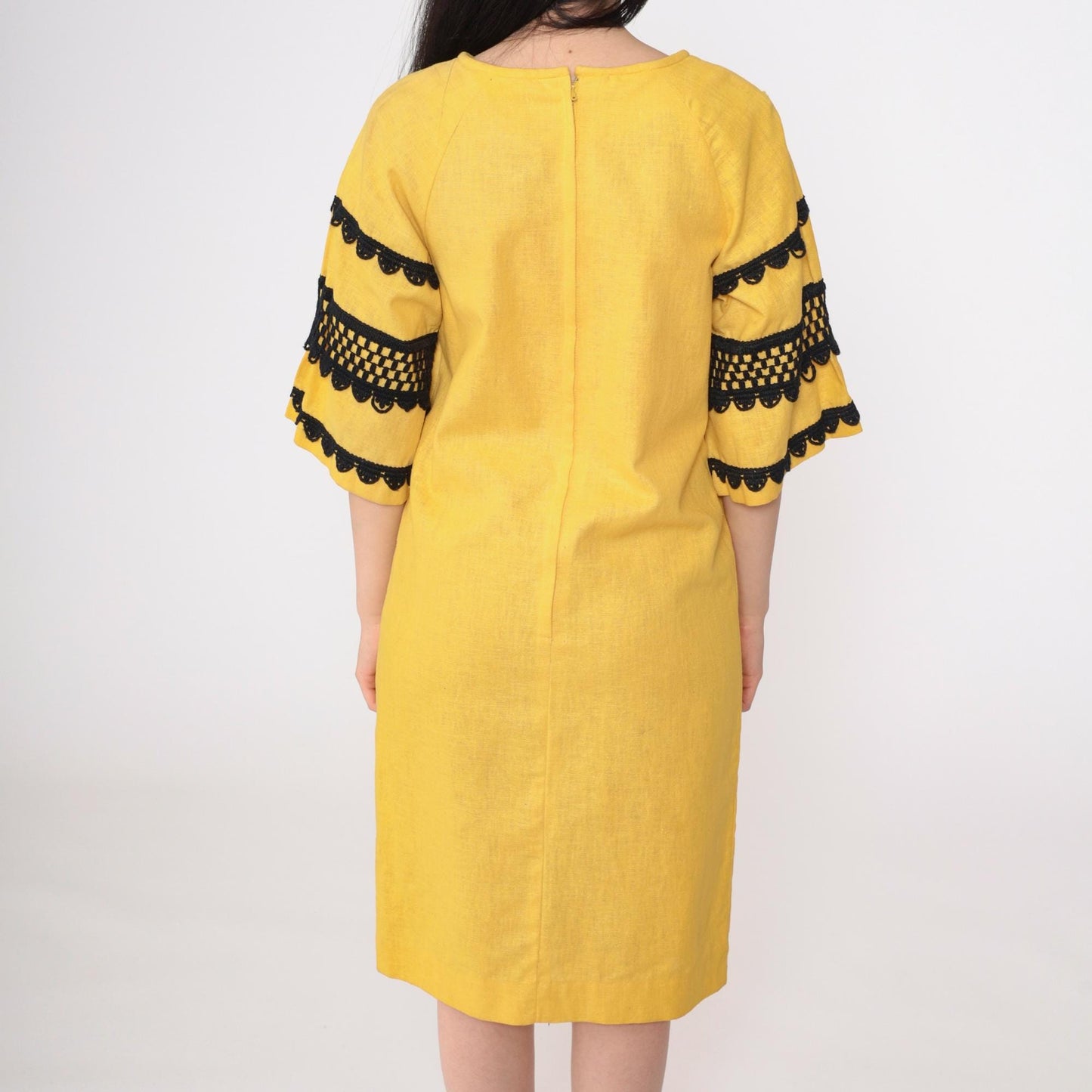 1960s Mod Yellow Shift Dress Bell Sleeve Black Crochet Trim Knee-Length Small
