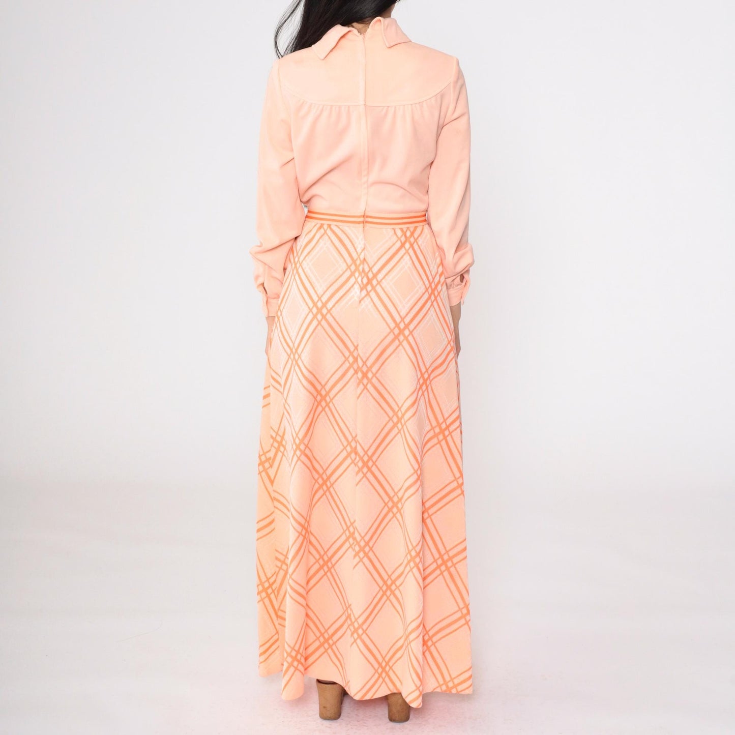 70s Peach Checkered Maxi Dress Button Up High Waist Long Sleeve Small