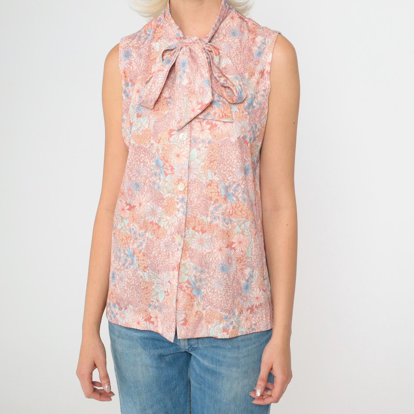 70s Pink Floral Sleeveless Blouse Ascot Bow Neck Button Up Small