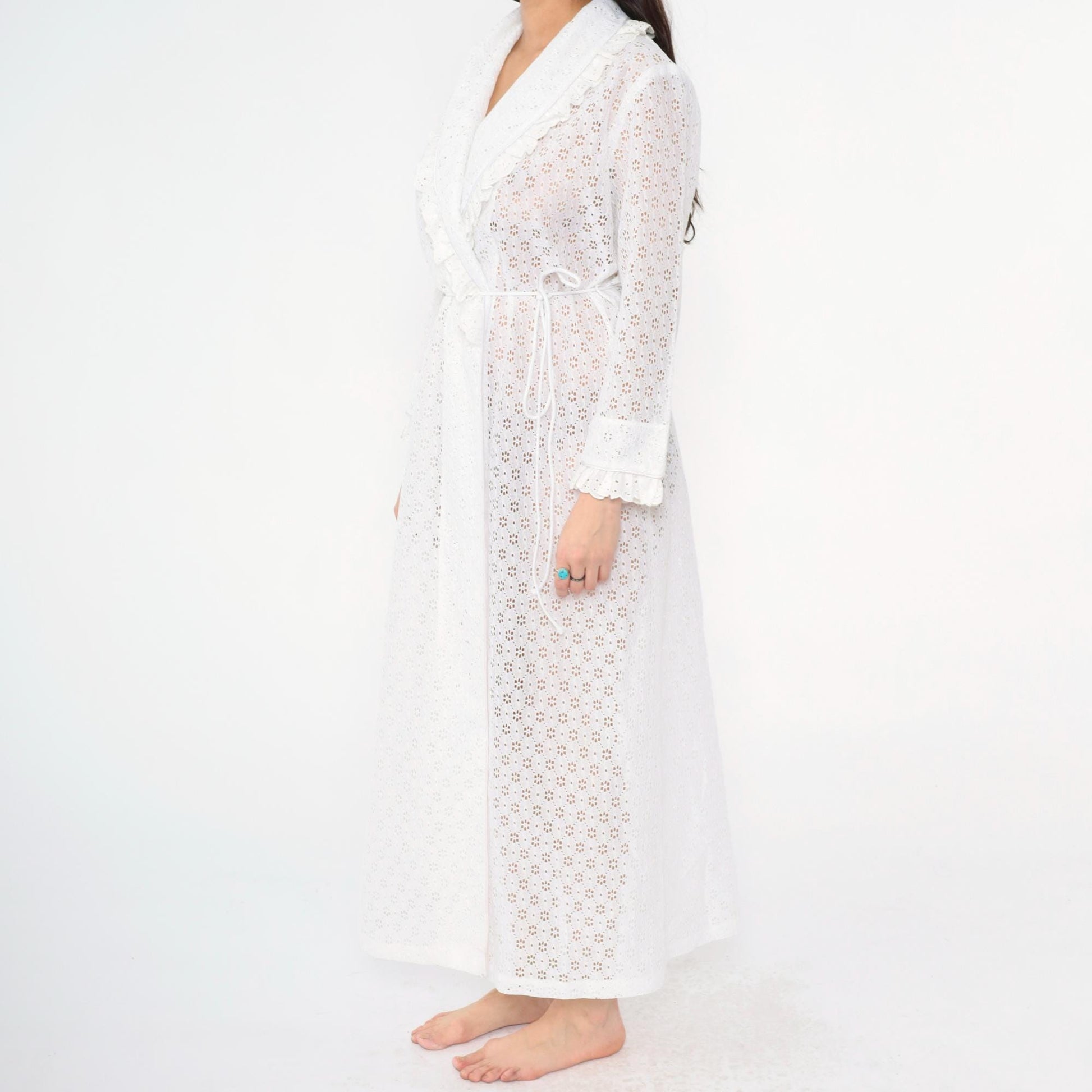 70s White Eyelet Lace Robe Long Sleeve Ruffle Trim Wrap Belted Small