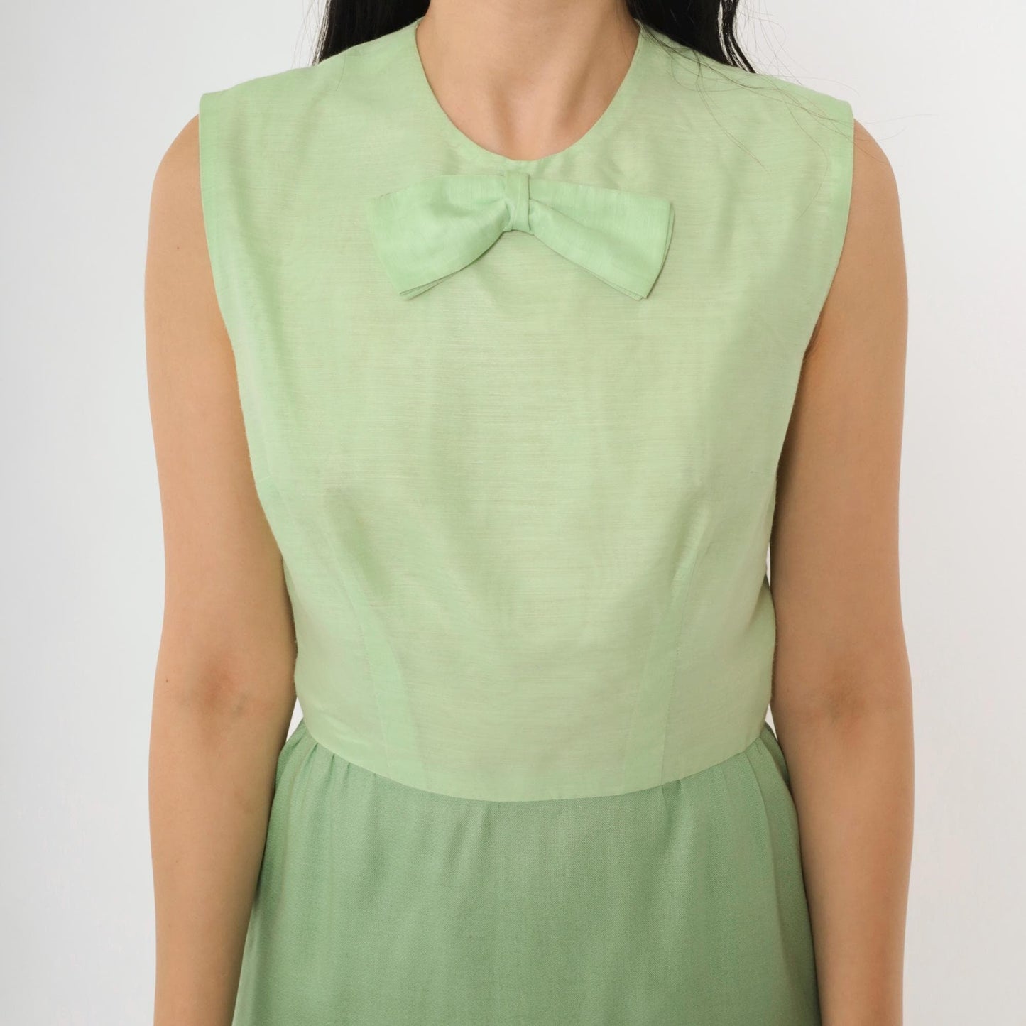 60s Two-Tone Green Bow Neckline Sleeveless Dress Knee Length Small
