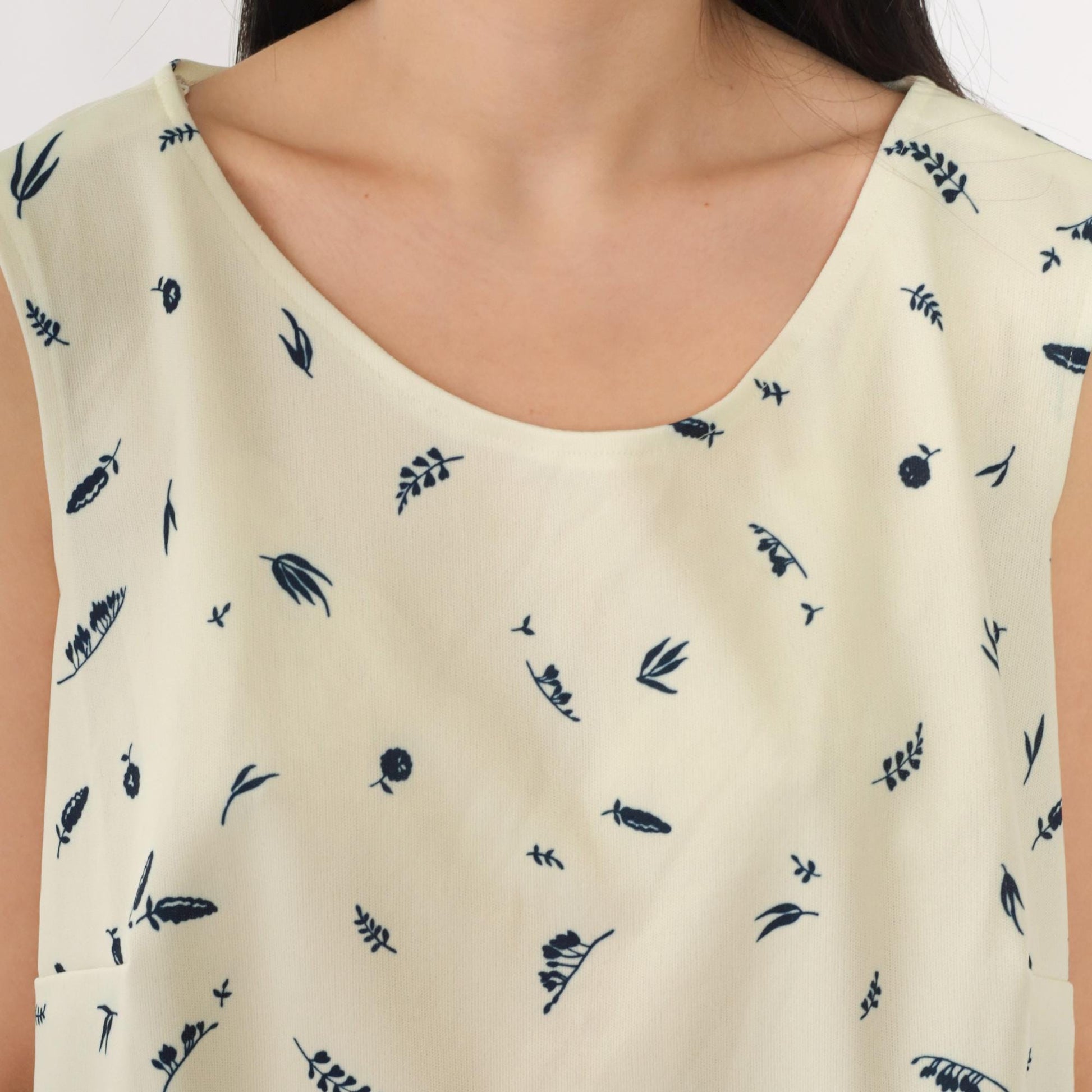 70s Cream Floral Tank Top Botanical Print Sleeveless Blouse Large L