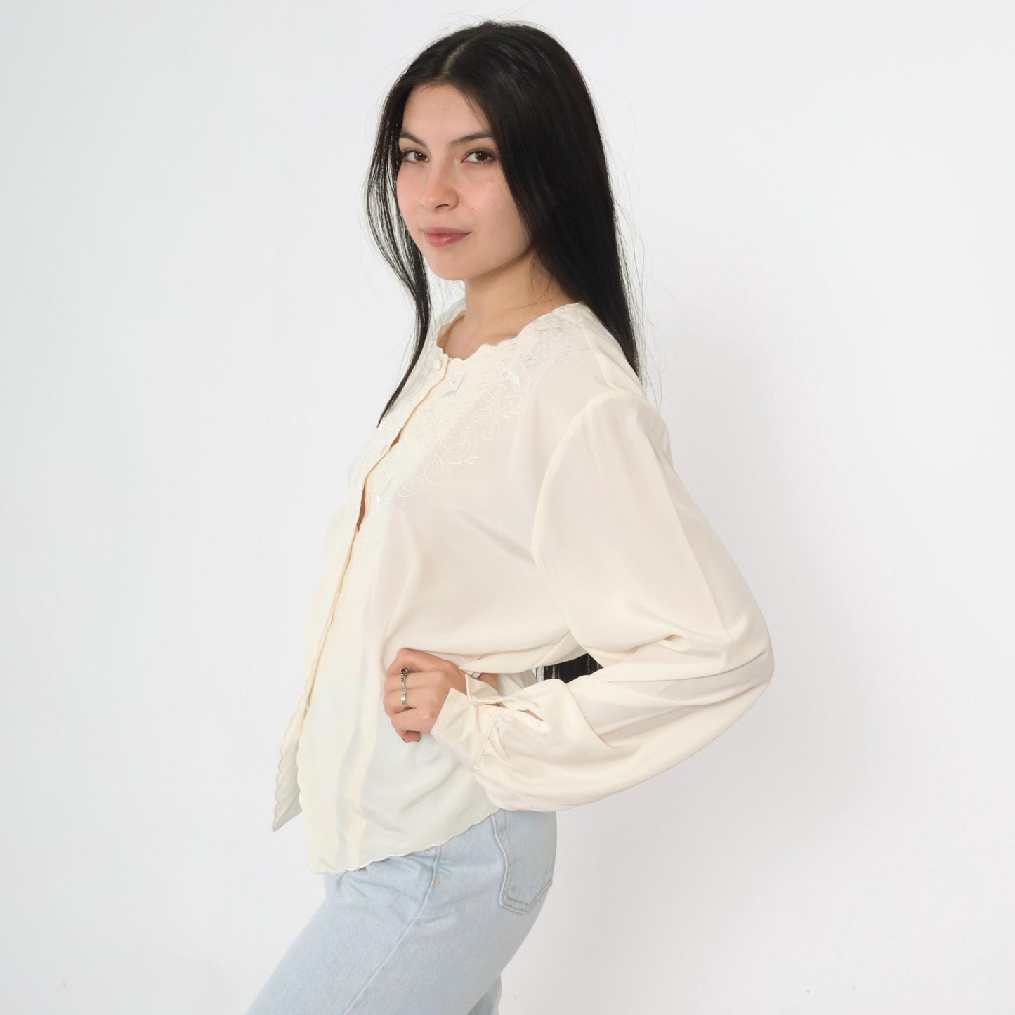 90s Mikado Ivory Embroidered Blouse Bird Motif Scalloped Long Sleeve Large L