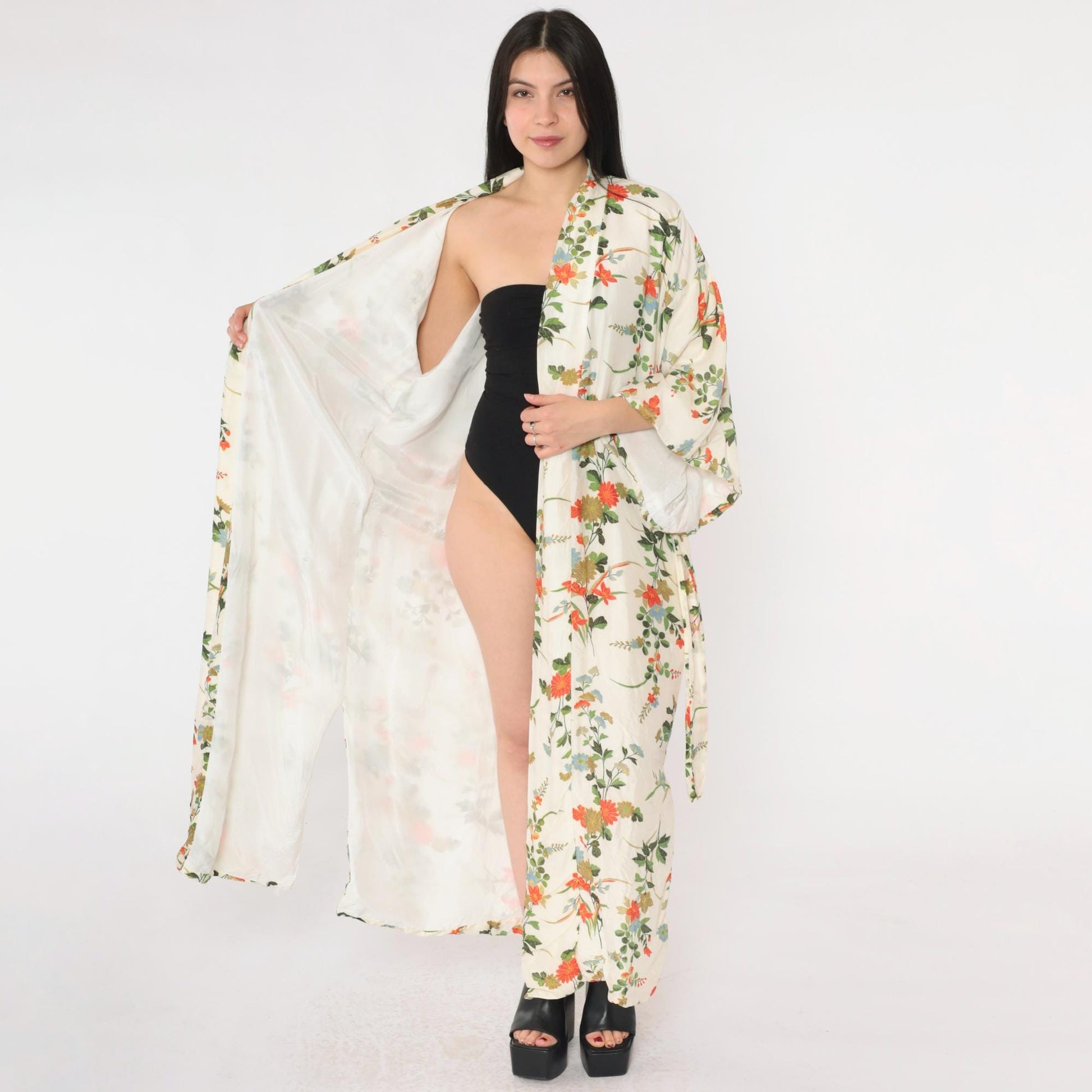 60s Japanese Silk Kimono Robe Ivory Floral Print Wide Sleeve Maxi