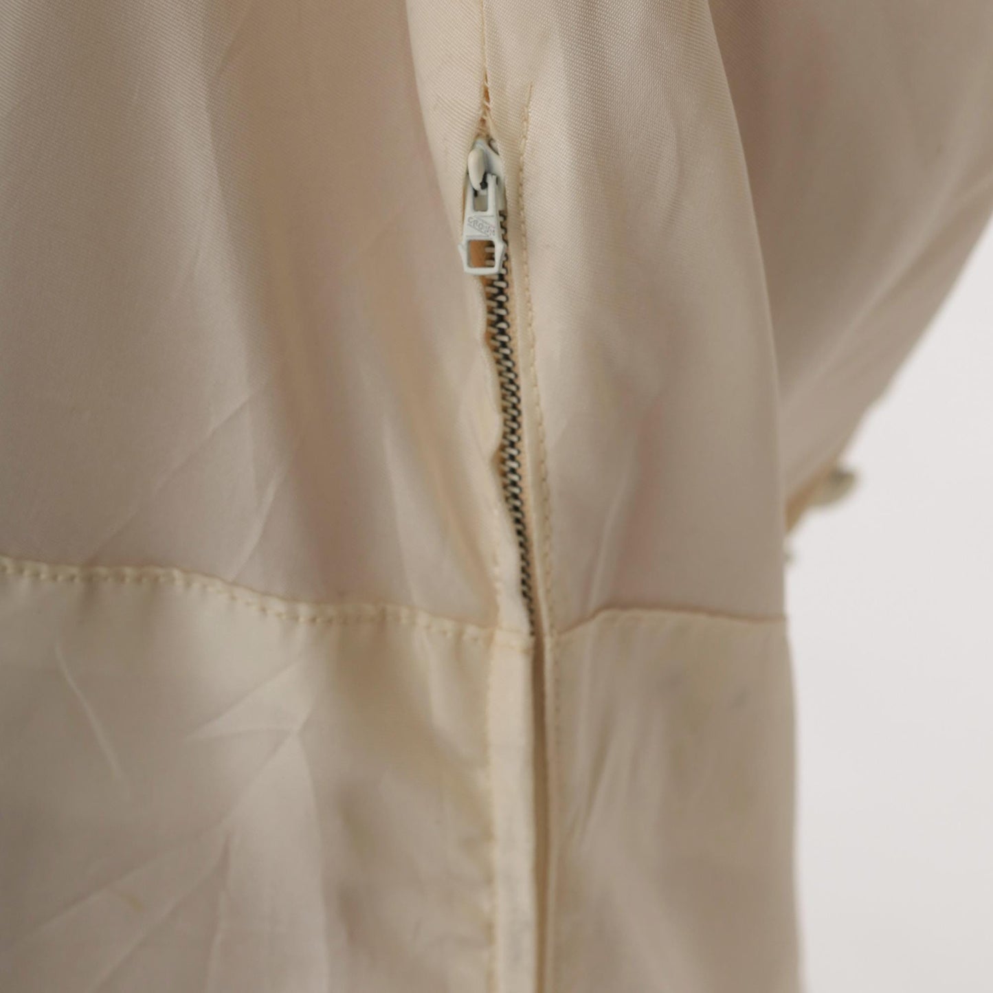 1940s Cream Satin Wedding Dress Puff Sleeve Sweetheart Neckline Maxi Medium