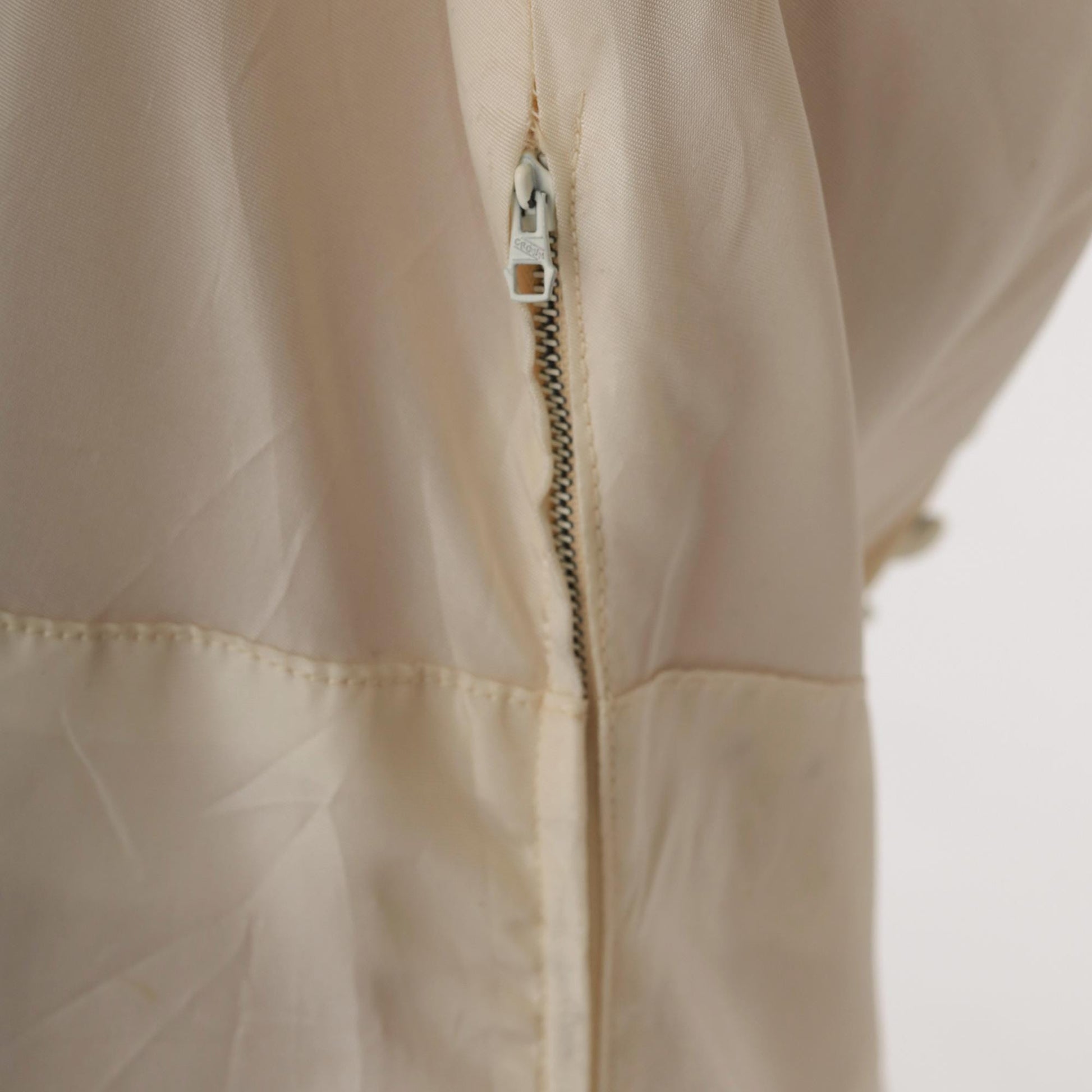 1940s Cream Satin Wedding Dress Puff Sleeve Sweetheart Neckline Maxi Medium