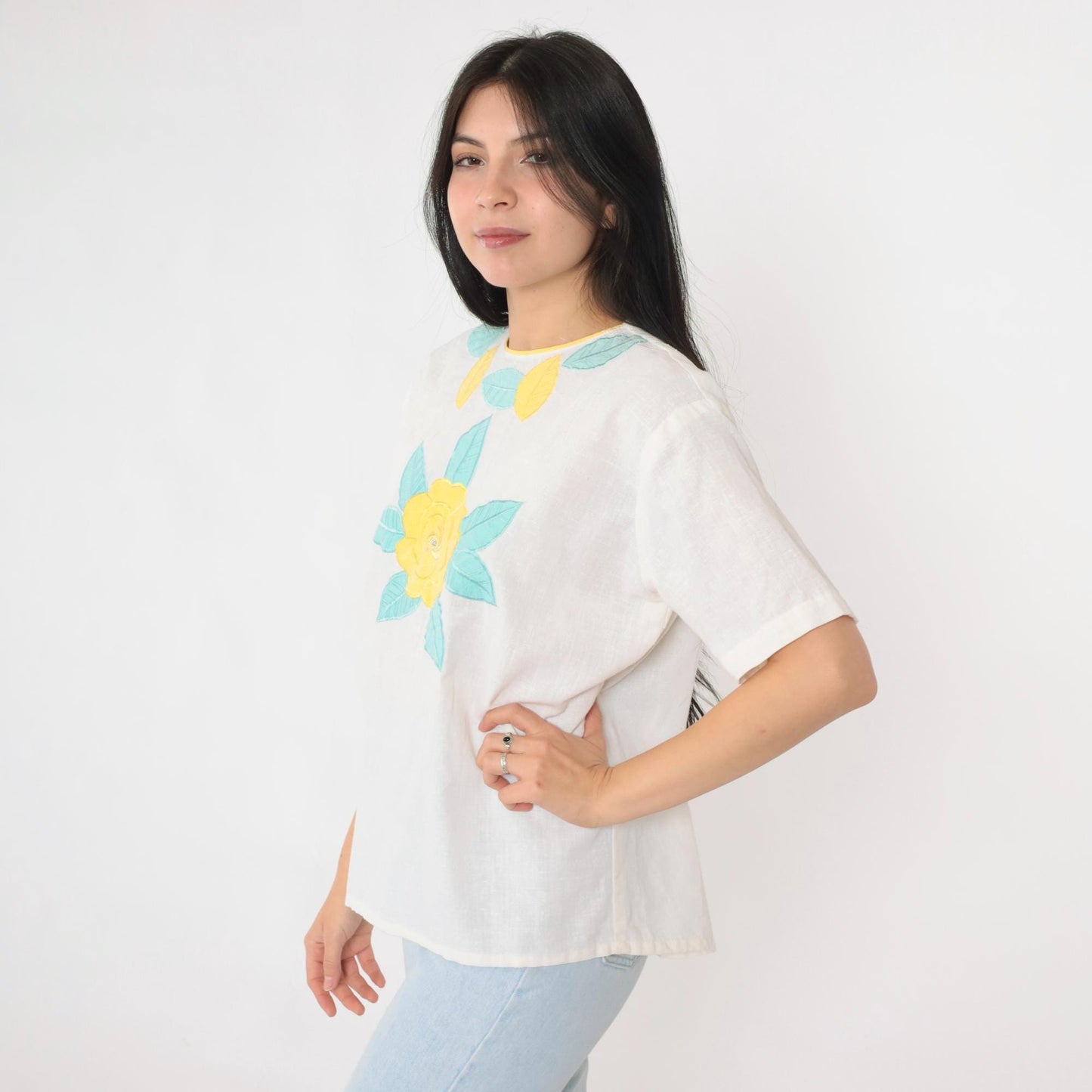 80s White Floral Embroidered Blouse Short Sleeve Button Back Medium
