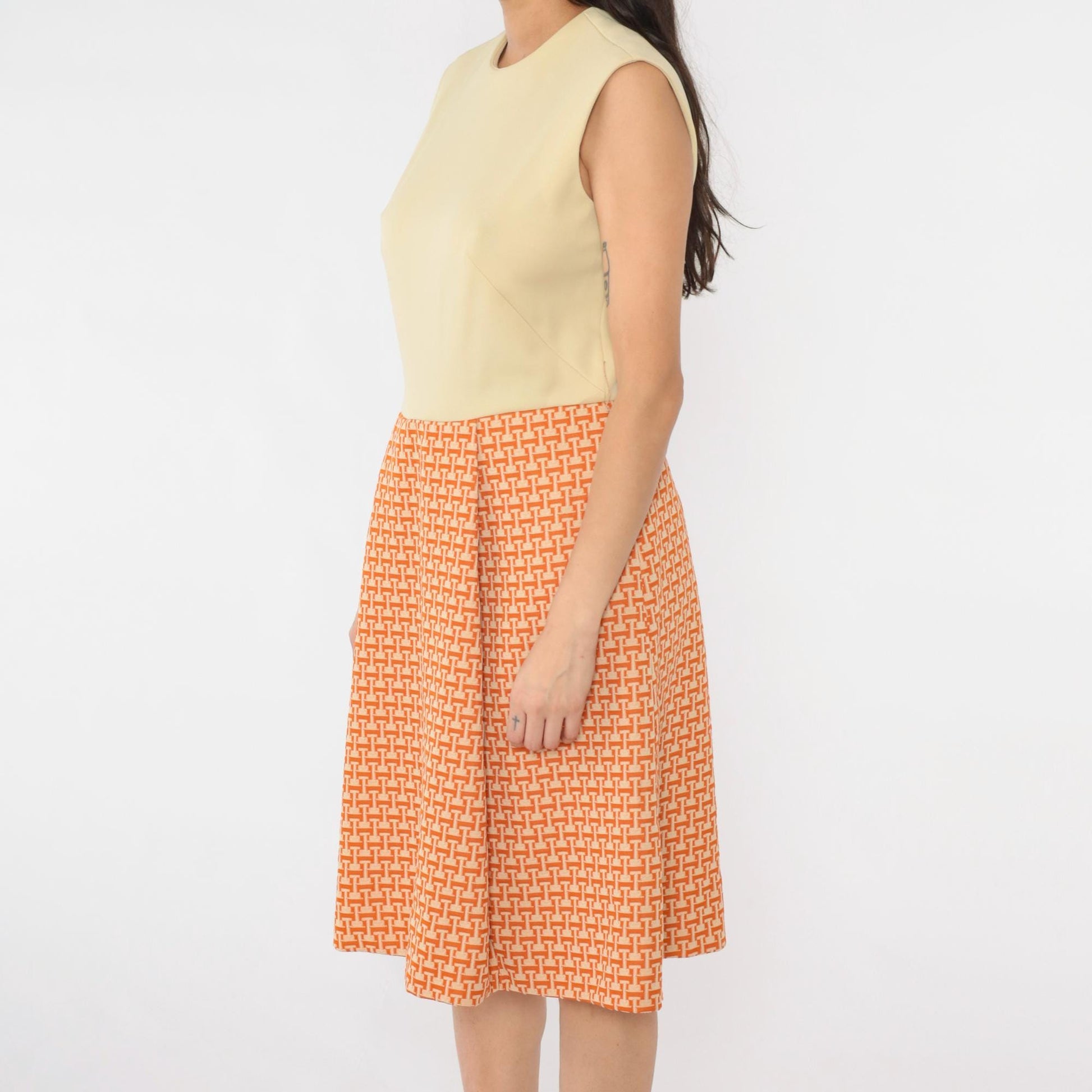 1960s Mod Geometric A-Line Dress Cream Orange Sleeveless High Waist Medium Large