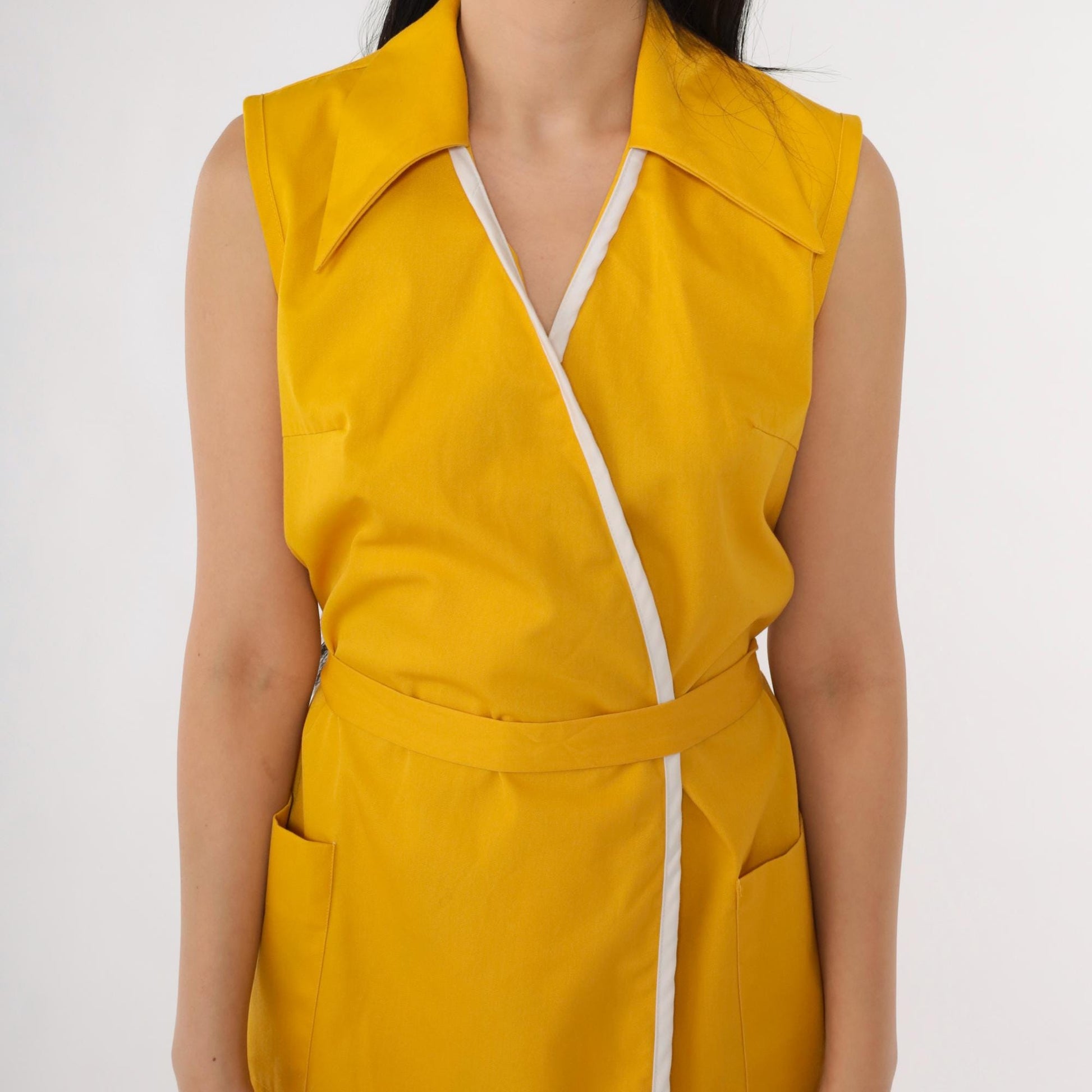70s Yellow Shift Dress White Trim V-Neck Wrap Mini Sleeveless Small