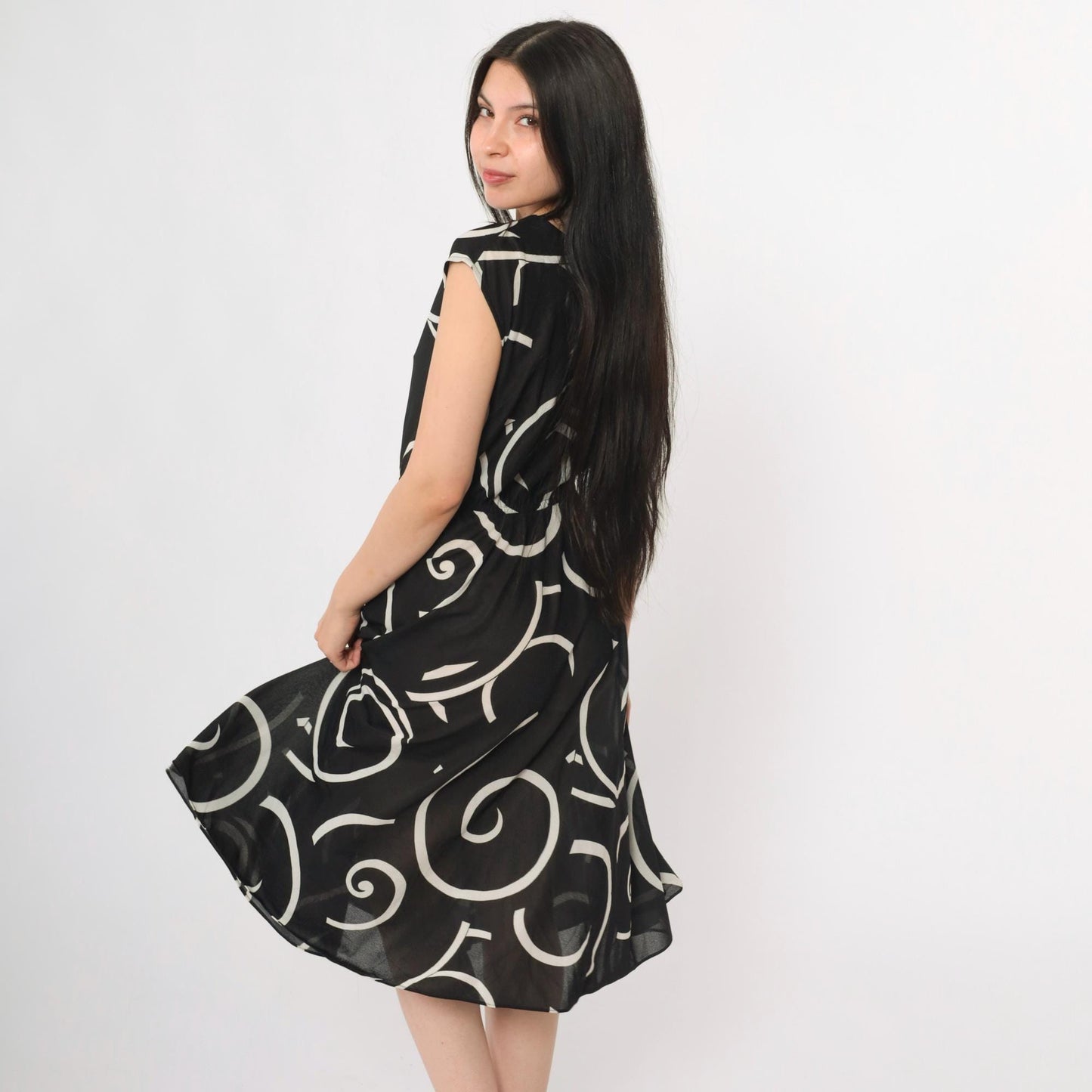 80s Black White Abstract Swirl Print Midi Dress Criss-Cross Neckline Cap Sleeve Small