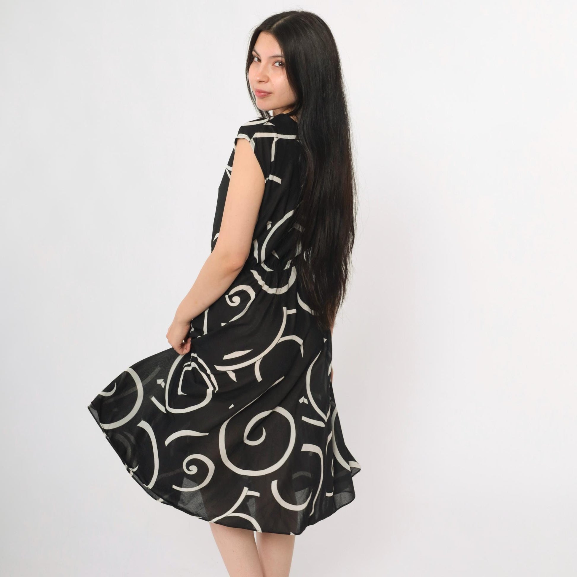 80s Black White Abstract Swirl Print Midi Dress Criss-Cross Neckline Cap Sleeve Small