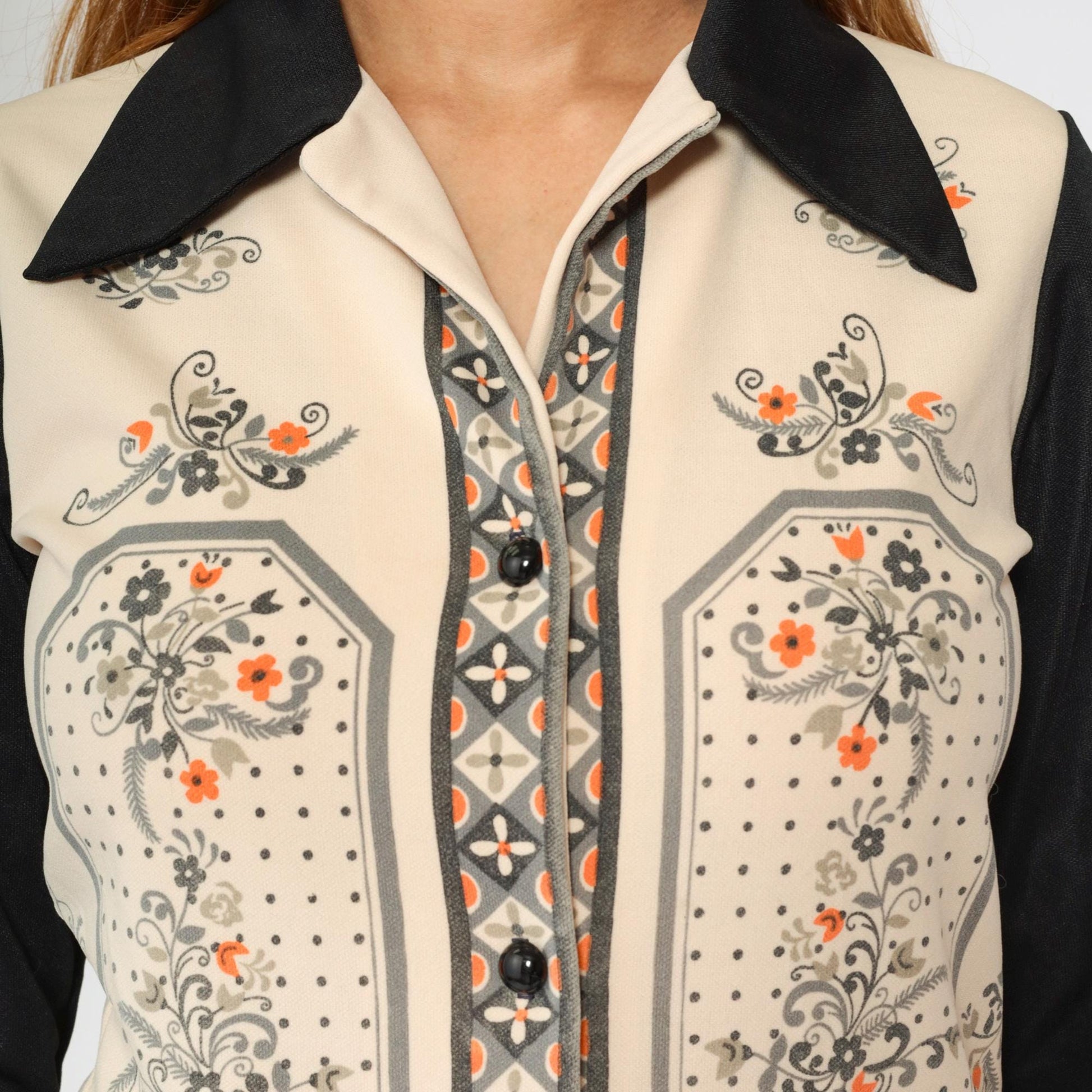 70s Mod Floral Blouse Beige Black Dagger Collar Button Down Small