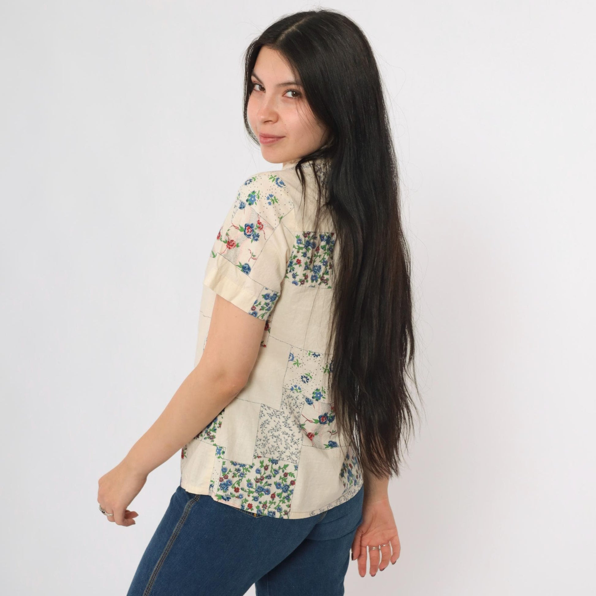 70s Patchwork Floral Cream Button Up Blouse Short Sleeve Collared Extra Small