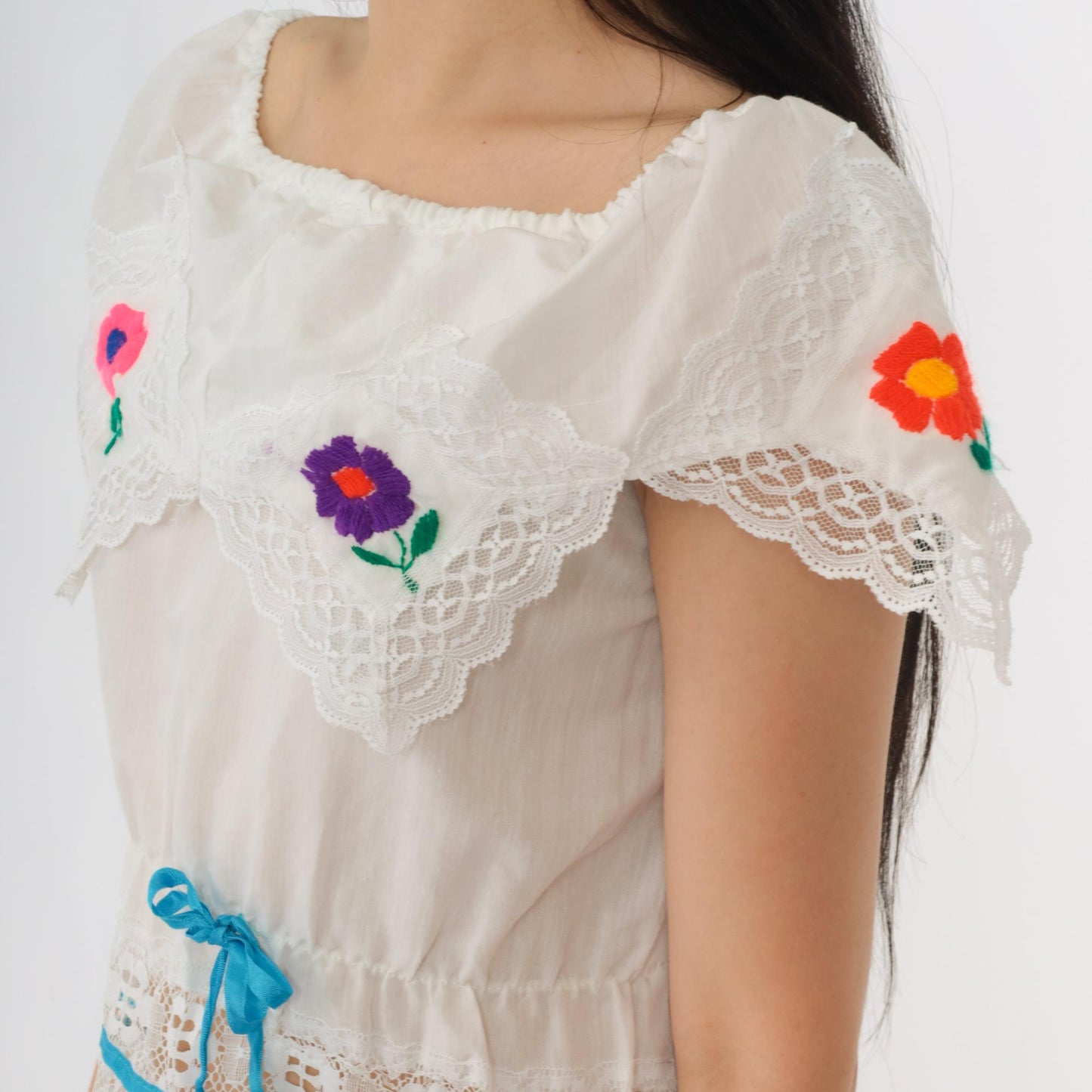 Y2K White Floral Embroidered Off-Shoulder Mini Dress Hanky Hem Extra Small