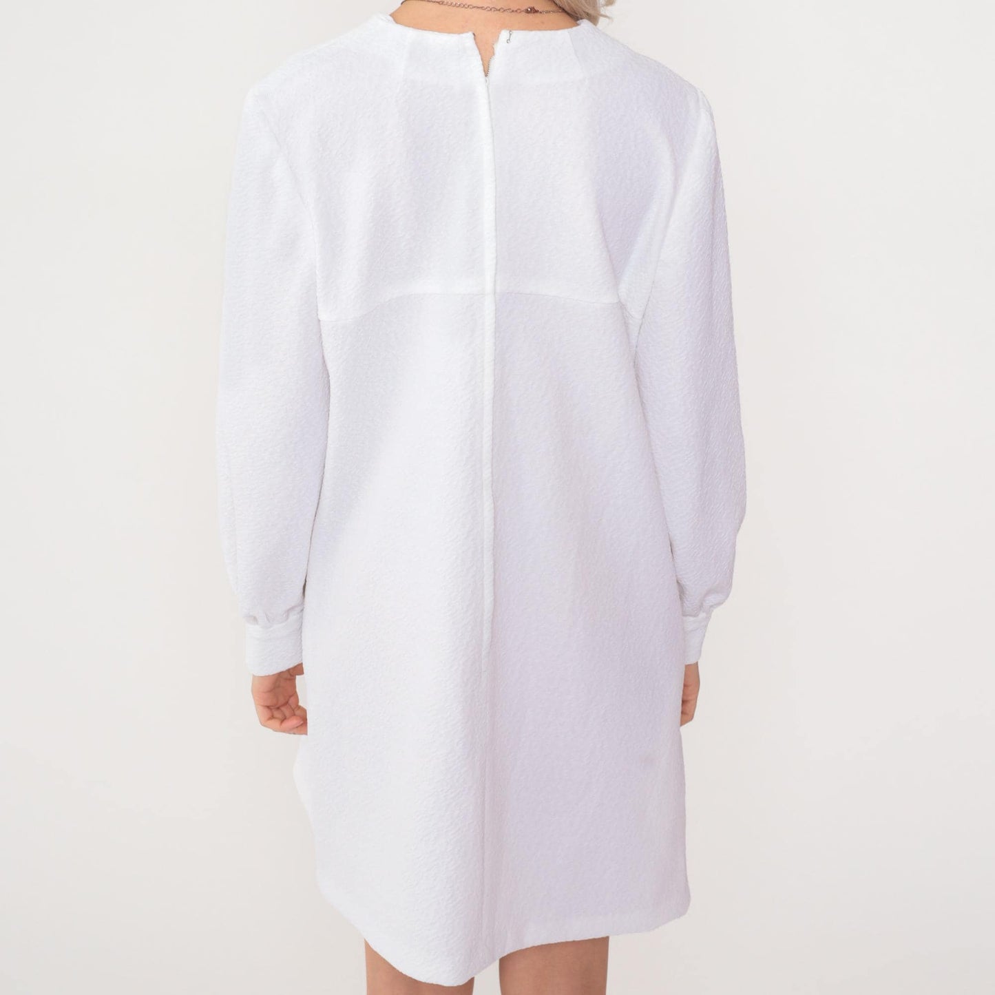 1960s White Mod Shift Mini Dress Long Sleeve Twiggy Medium M