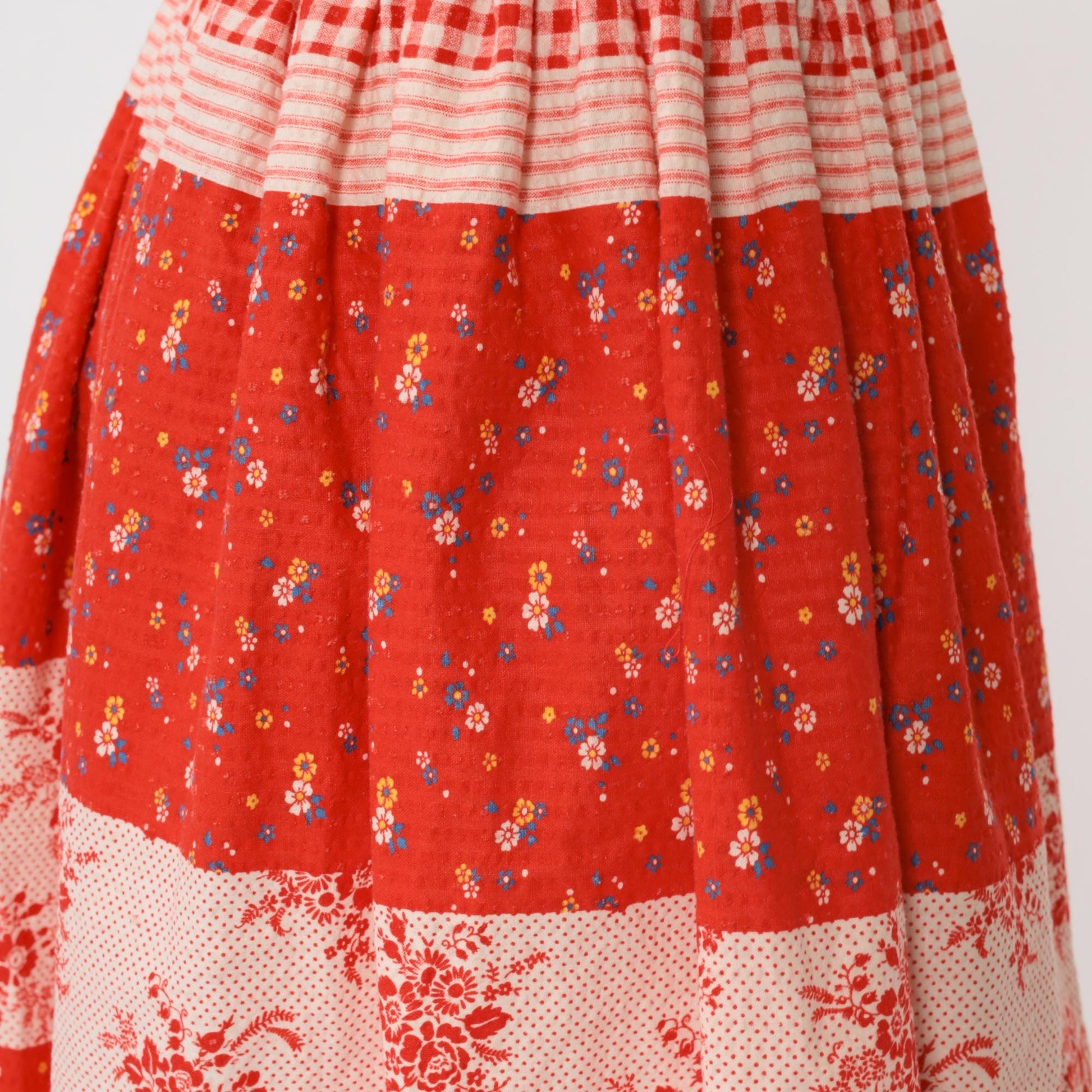 70s Red Floral Gingham Tiered Midi Skirt Elastic Waist Eyelet Lace Small Medium
