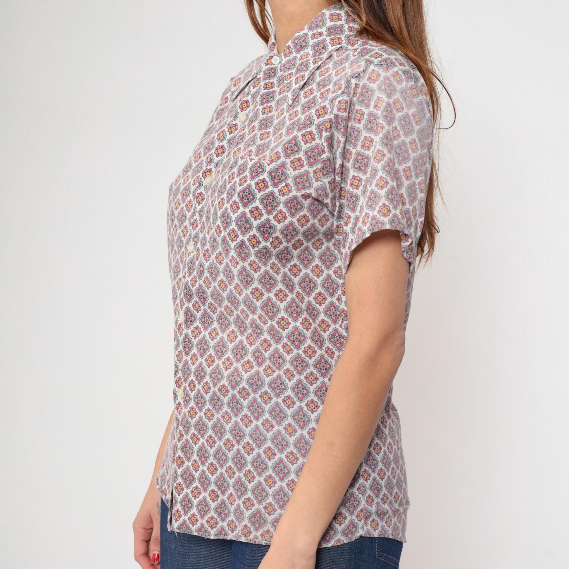 70s Geometric Mandala Button Up Shirt Pointed Collar Short Sleeve White Red Small