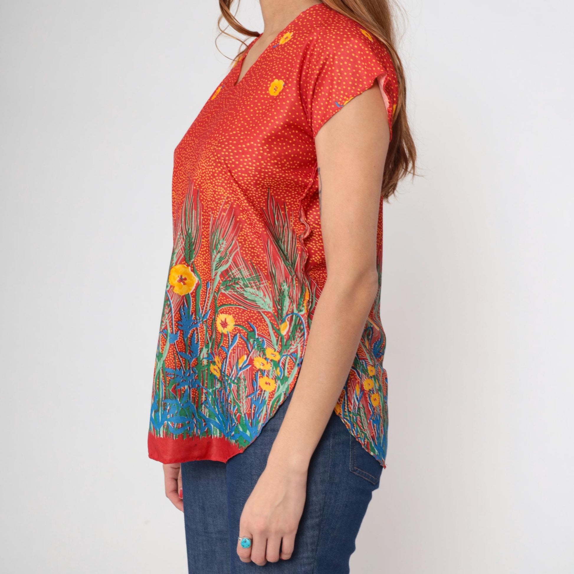 70s Red Floral Blouse V Neck Cap Sleeve Curved Hem Small