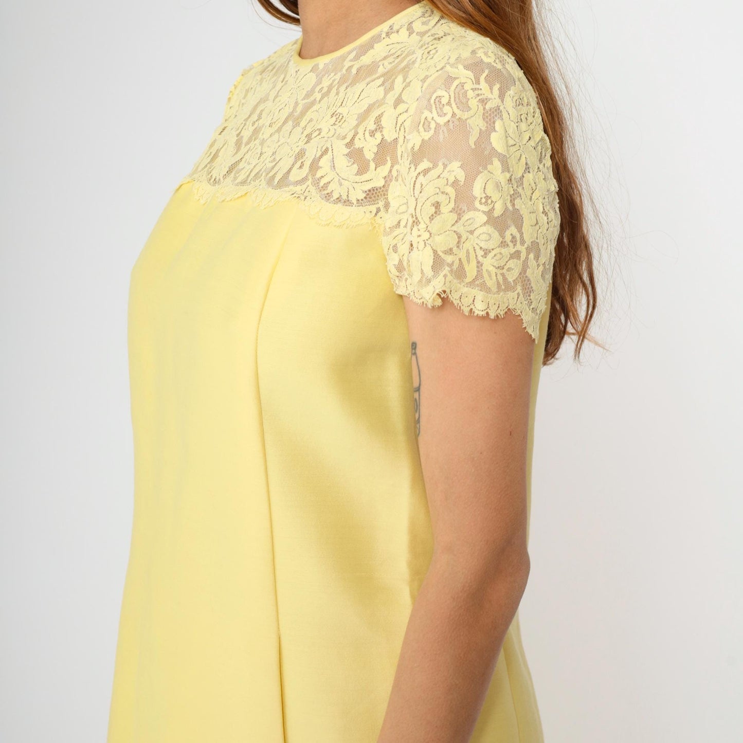 1960s Yellow Lace Yoke Mini Shift Dress Short Sleeve Pockets Small