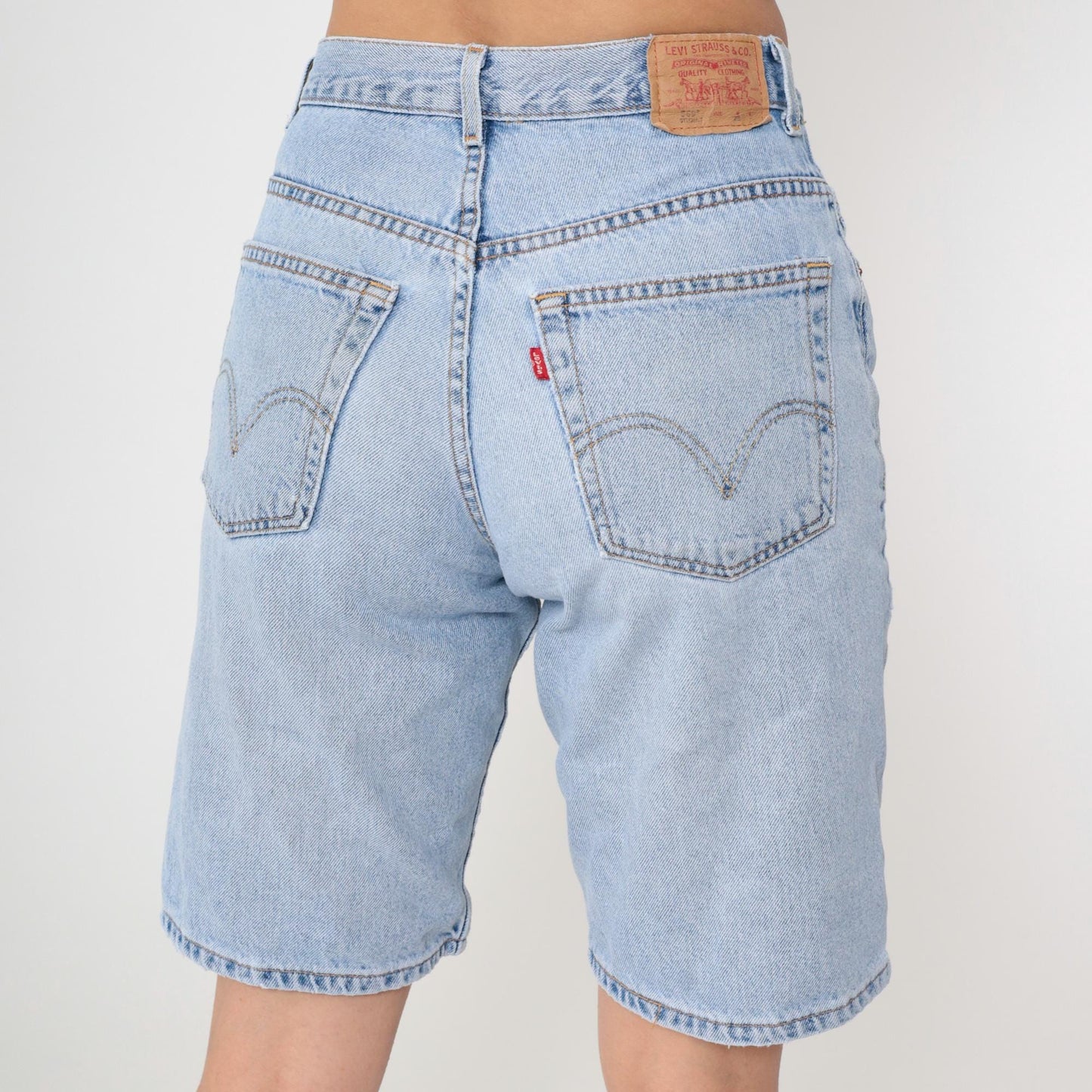 Y2K Levi's 569 High-Waisted Denim Shorts Blue Jean Small 28