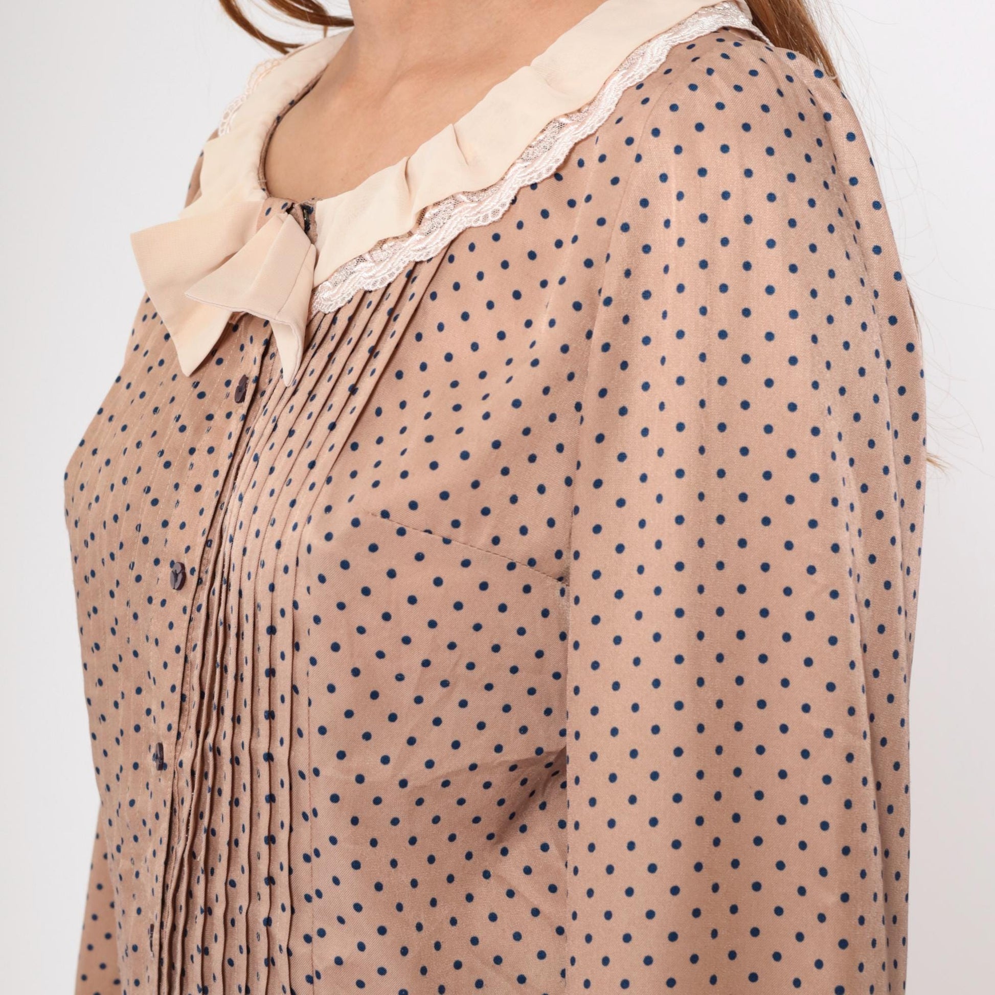 Y2K Beige Polka Dot Blouse Navy Ruffled Collar Lace Trim Button Up Large L