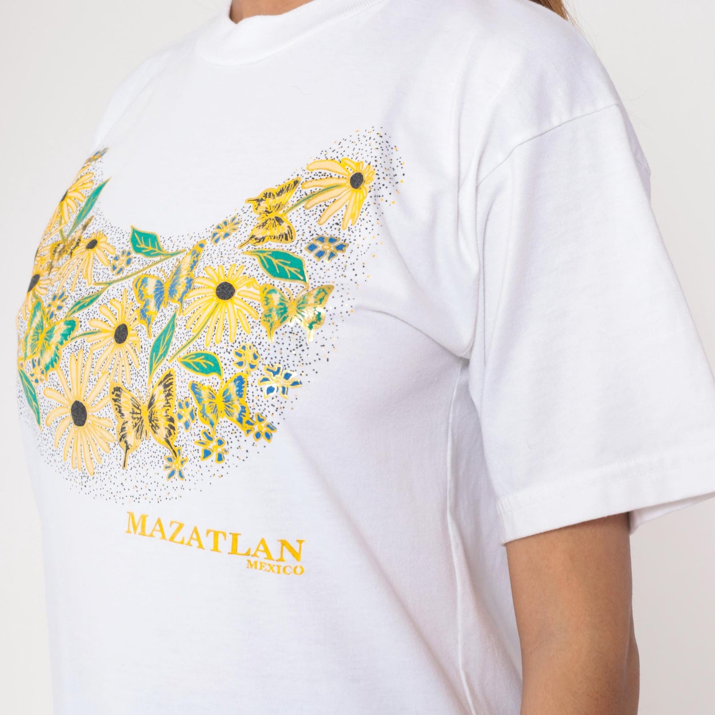 90s Mazatlan Mexico Graphic T-Shirt Metallic Floral Butterfly White Small