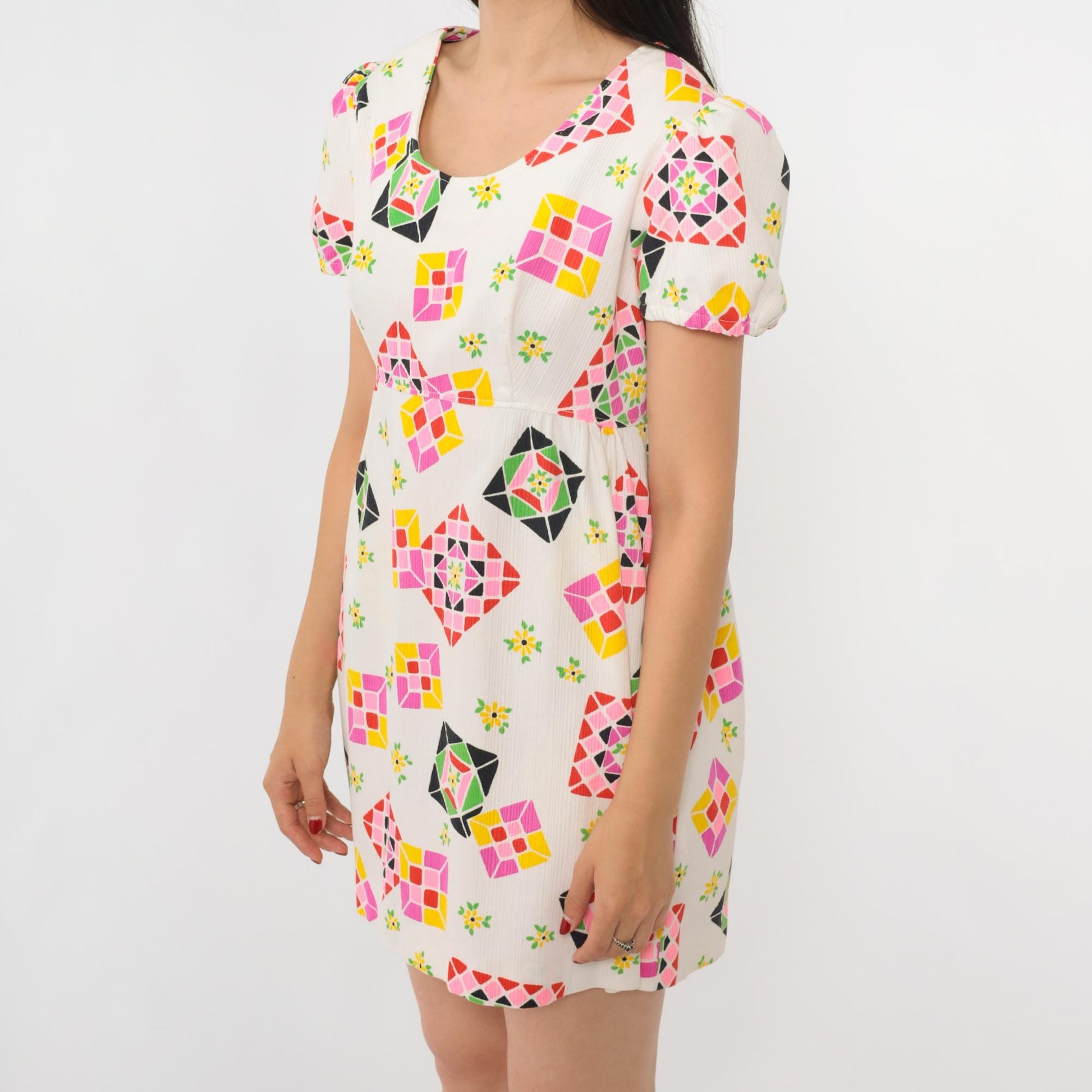 1960s Floral Quilt Print Babydoll Dress Puff Sleeve Empire Waist Mini White Small