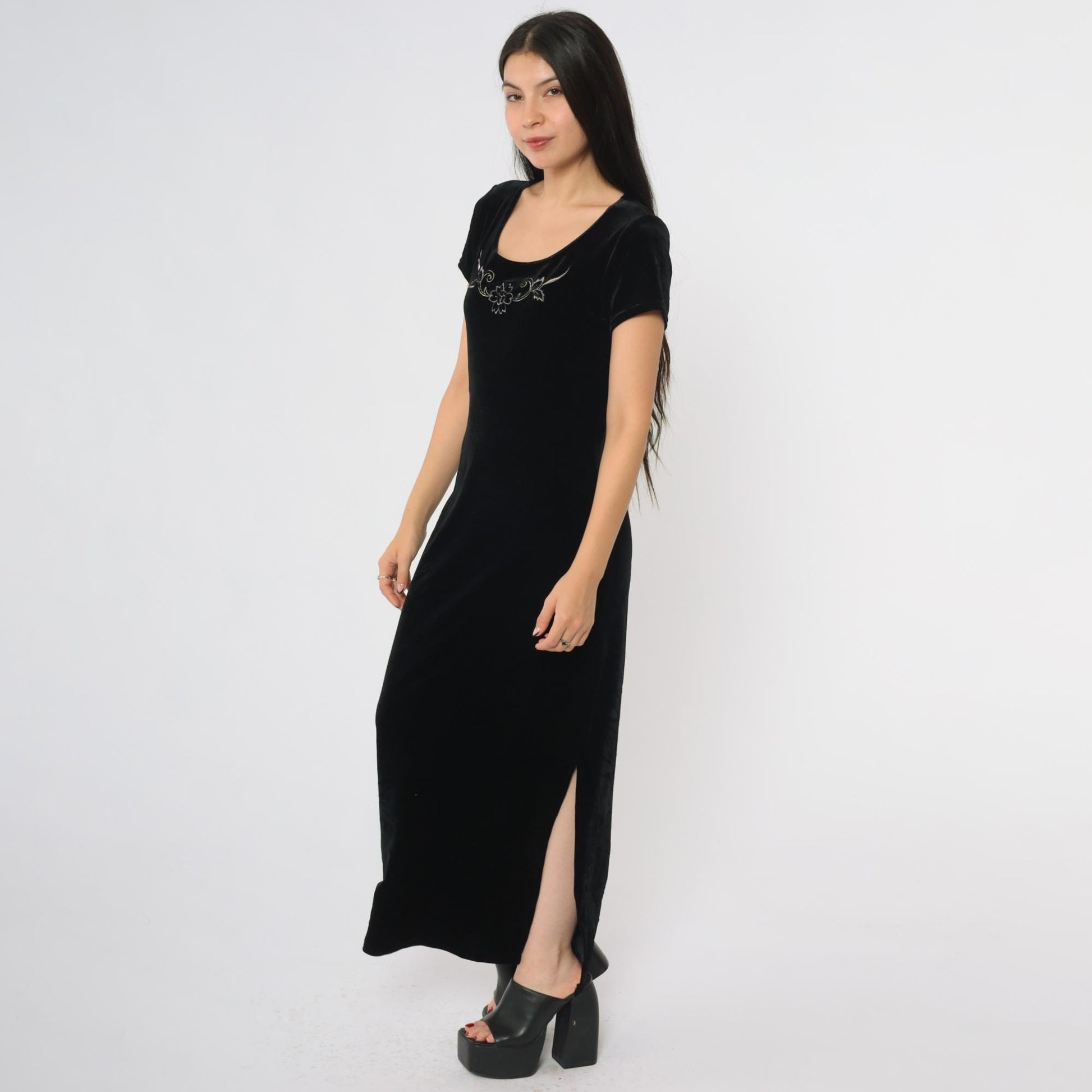 90s Danielle Casey Black Velvet Maxi Dress Embroidered Floral Scoop Neck Small 6