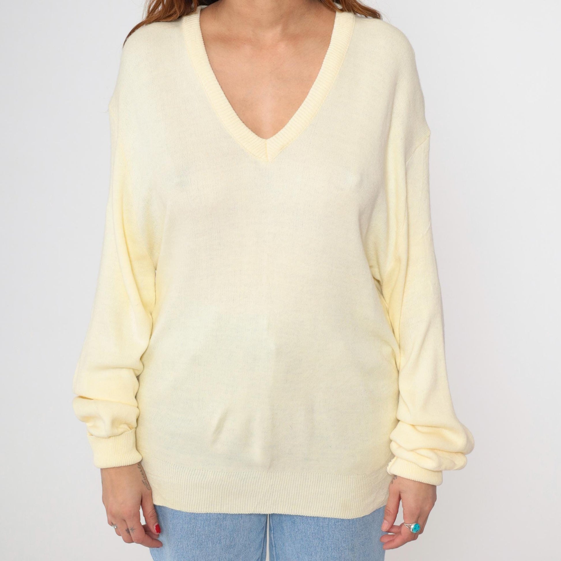 80s Pastel Yellow V-Neck Knit Sweater Pullover Medium M