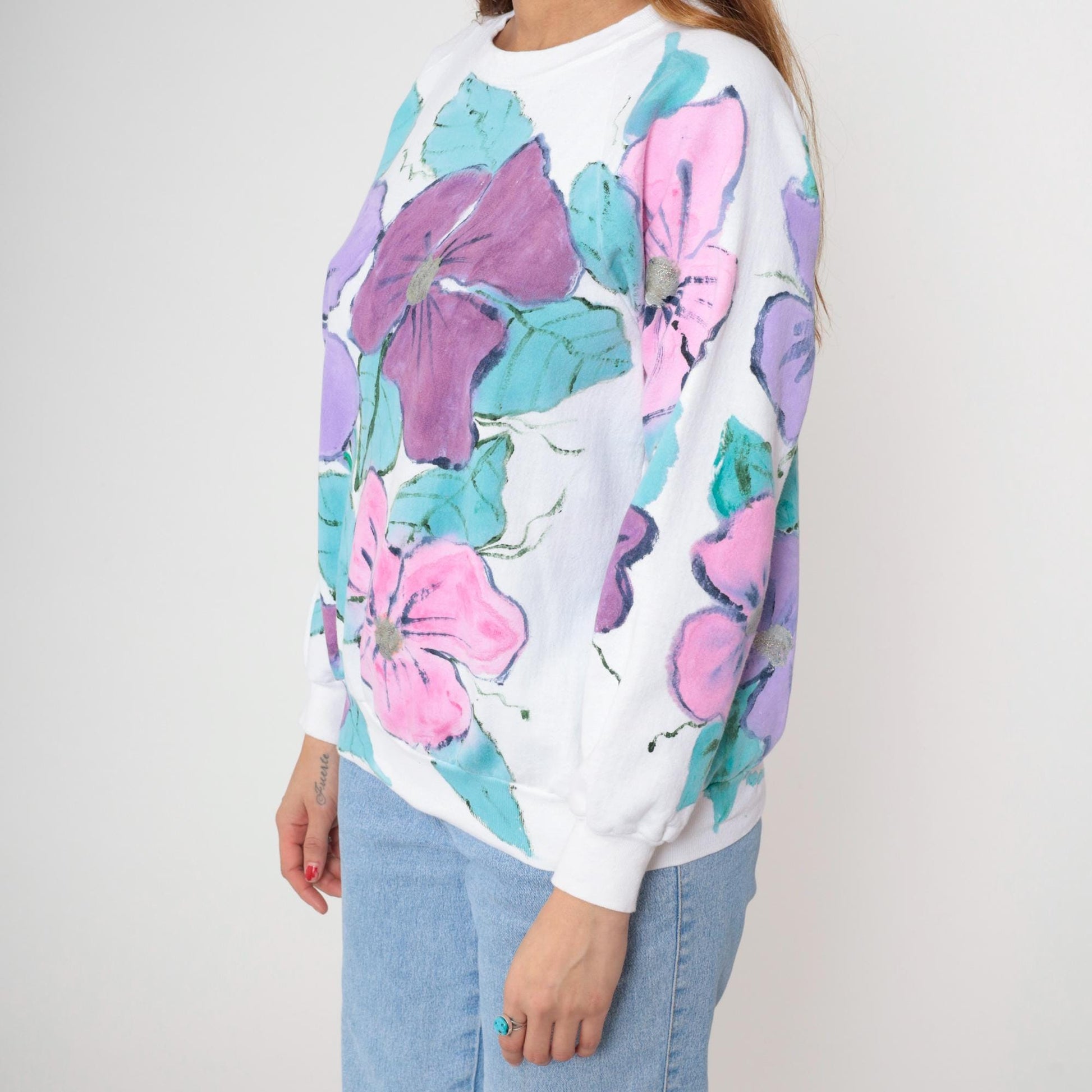 90s White Floral Sweatshirt Watercolor Purple Pink Blue Crew Neck Medium M